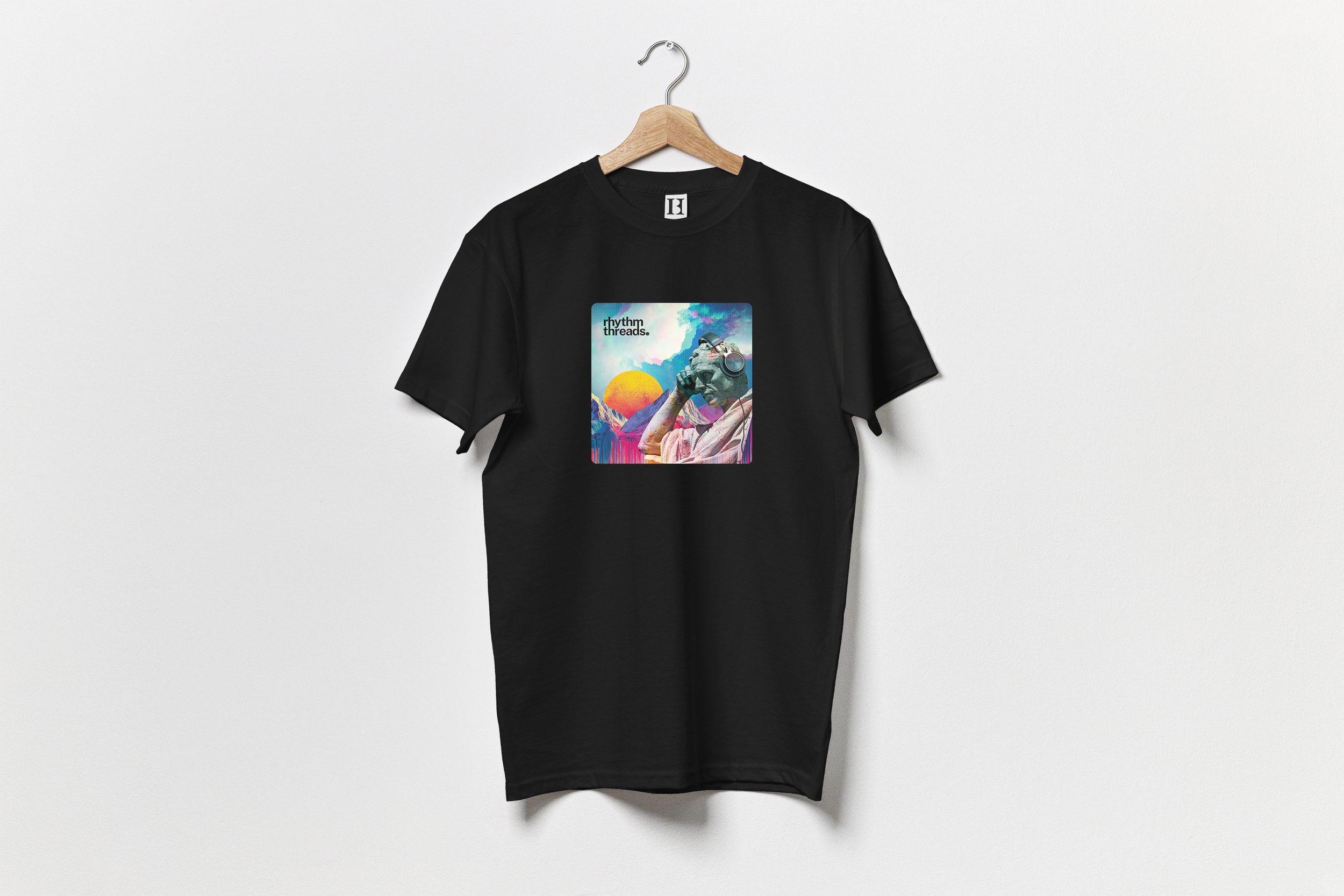 'Roman Raver' black T-shirt
