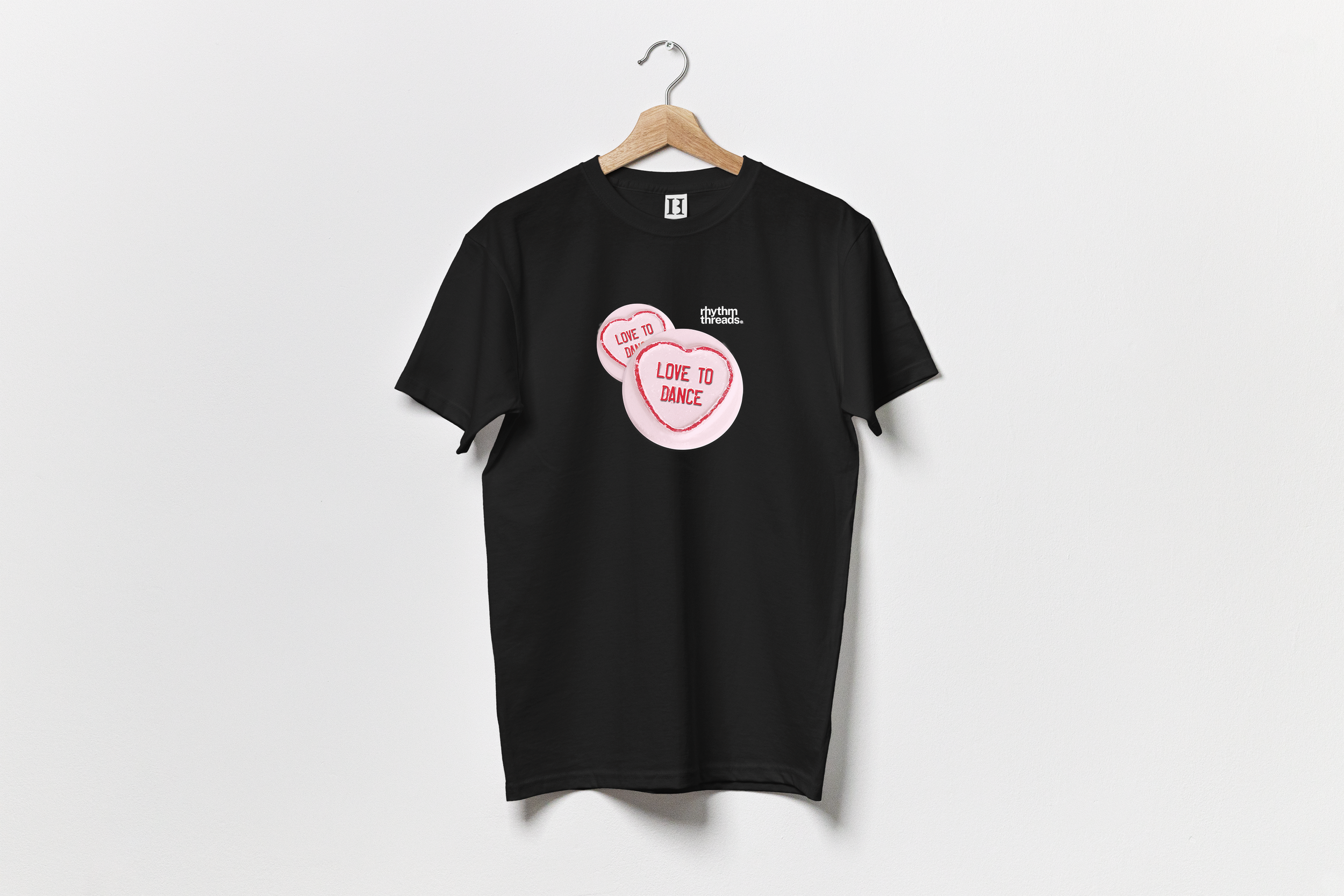 'Love to Dance' black T-shirt