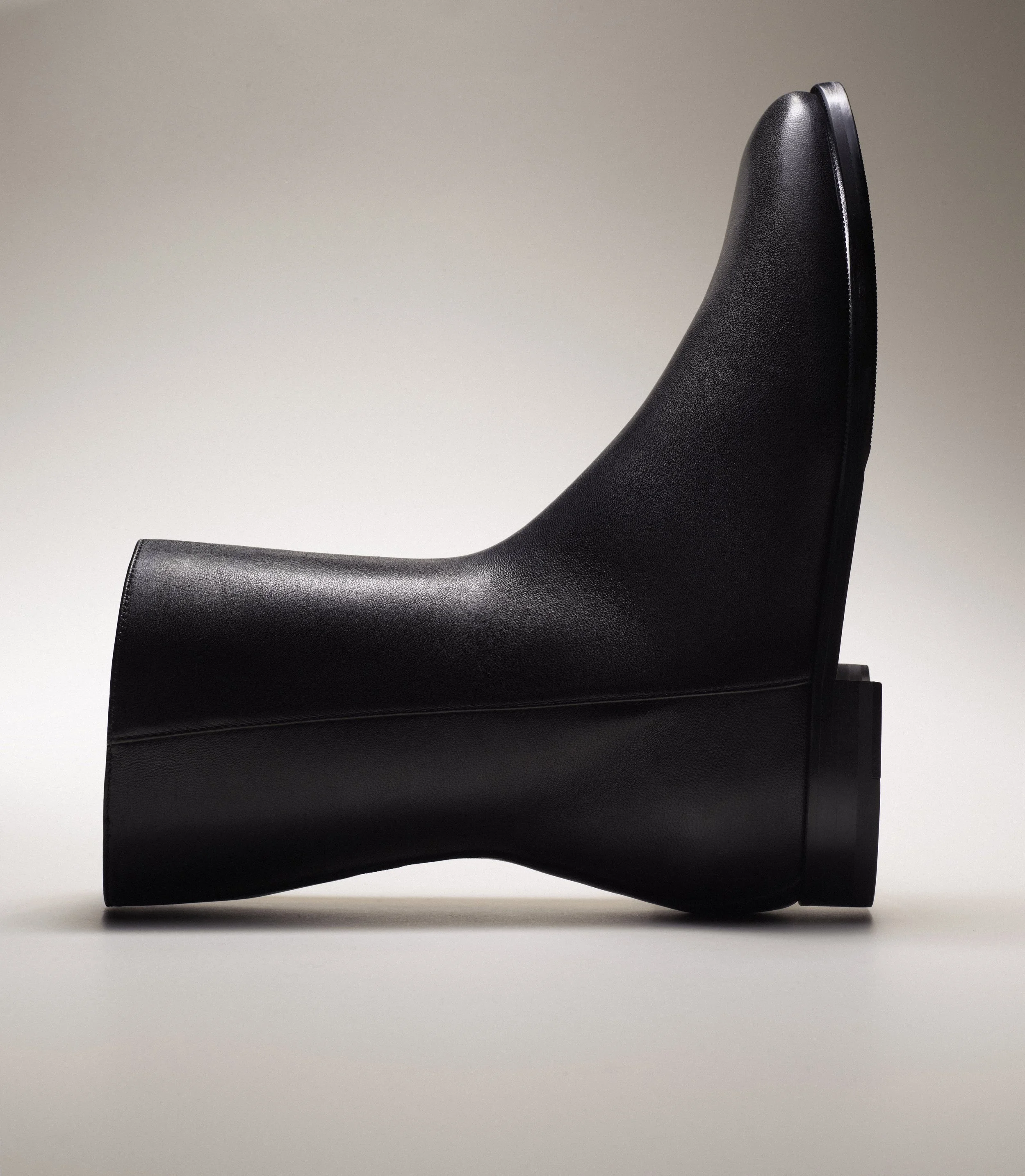 Baudoin&Lange_Holiday2025_City Boots Black Nappa_082 copy 2.jpg