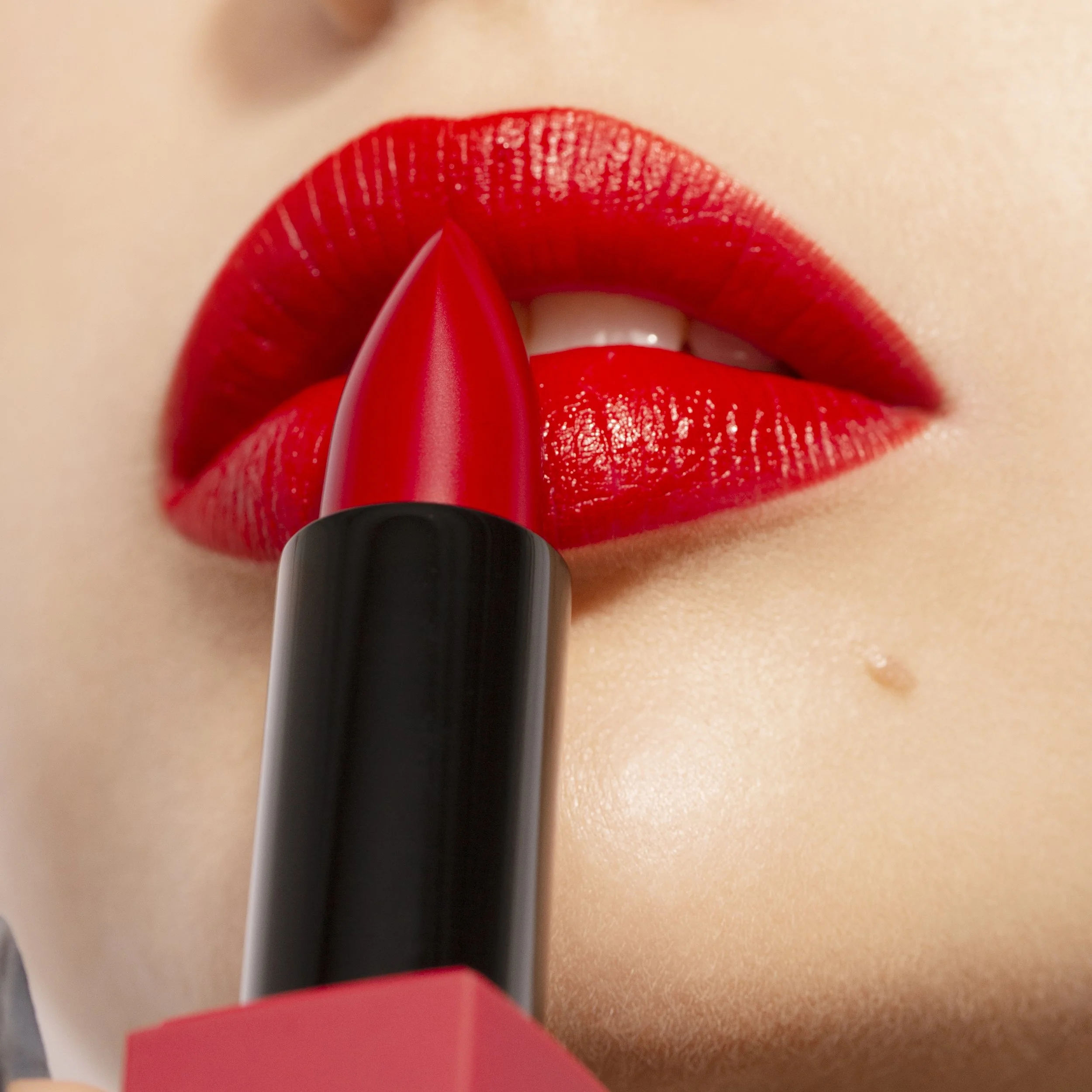 Clara - 244 - 3INA- lipstick-6440.jpg