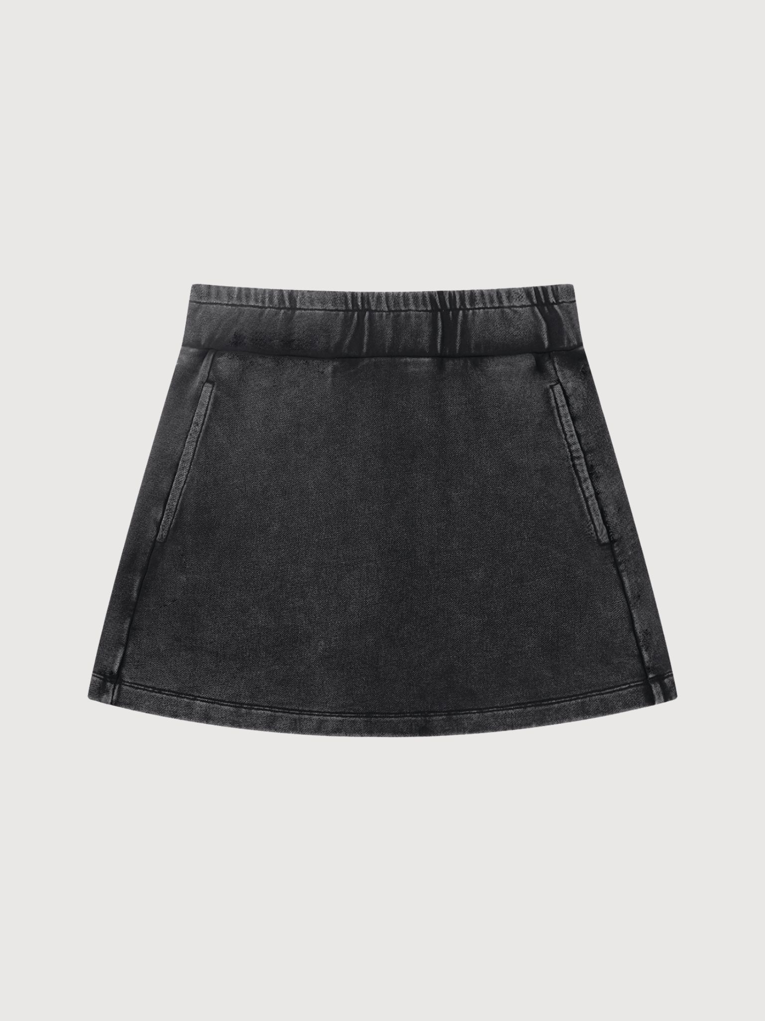 Women’s pickleball skirt in black, athleisure tennis skirt with country club style and relaxed fit