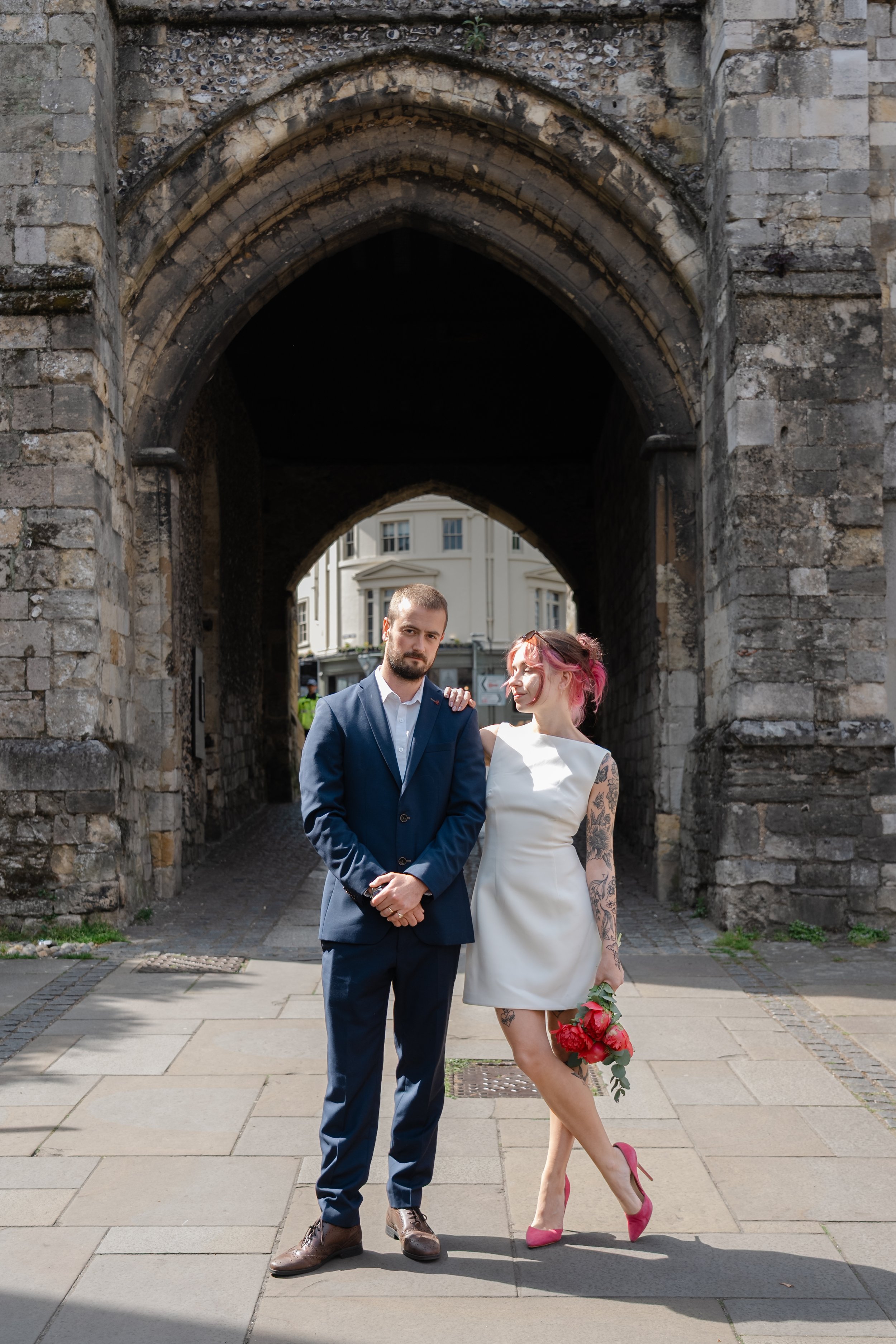 winchester-wedding-photographer-couple-affectionate-archway.jpg