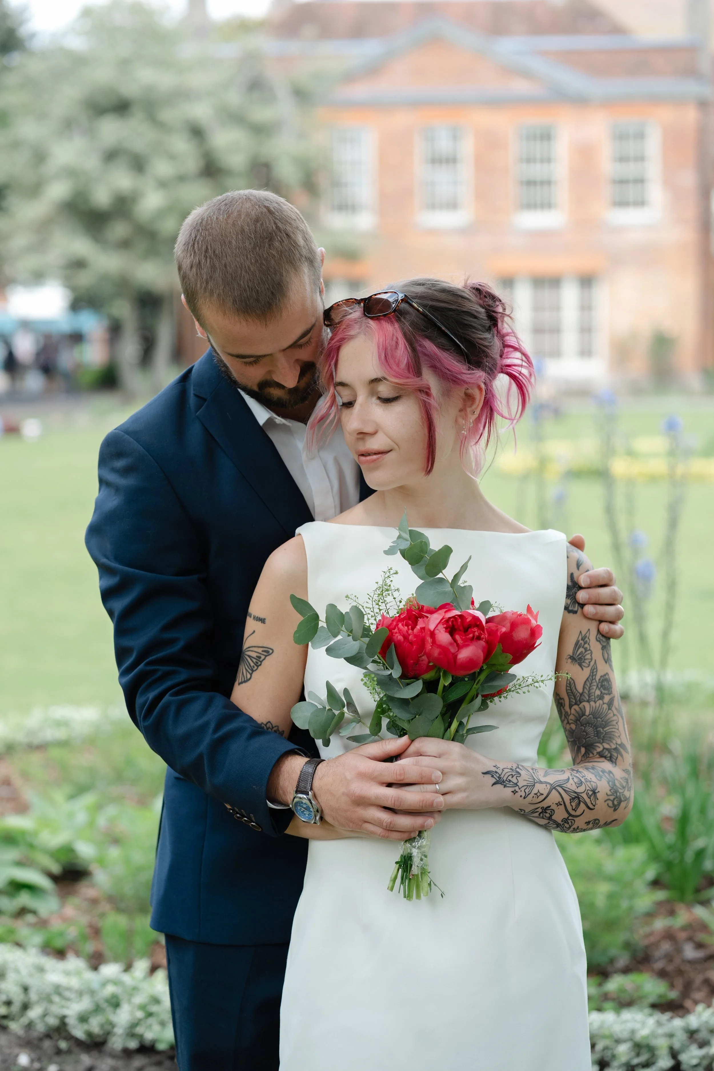 hampshire-wedding-photographer-couple-embrace-portrait.jpg