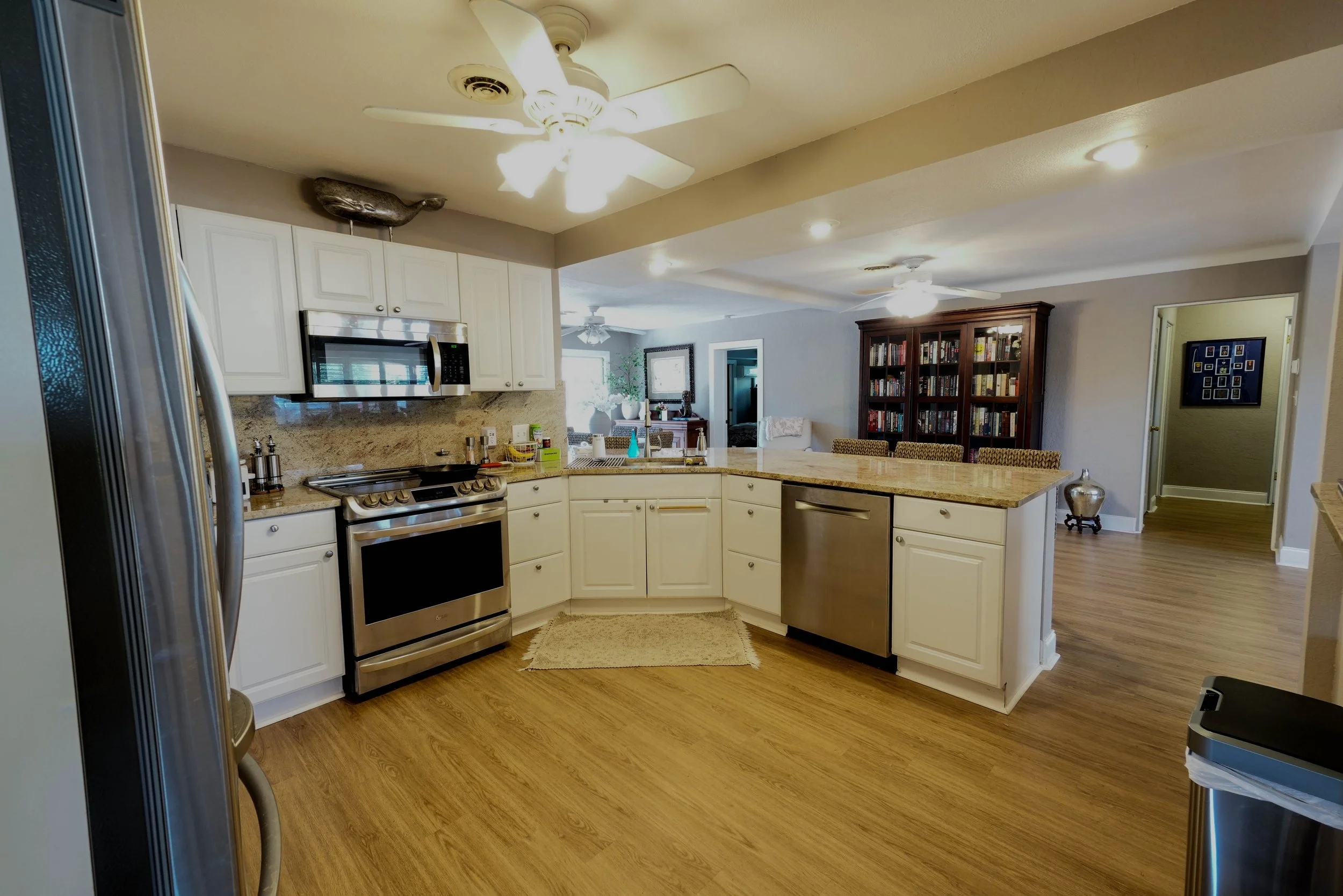 6601 RENALDO kitchen (1 of 1).jpg