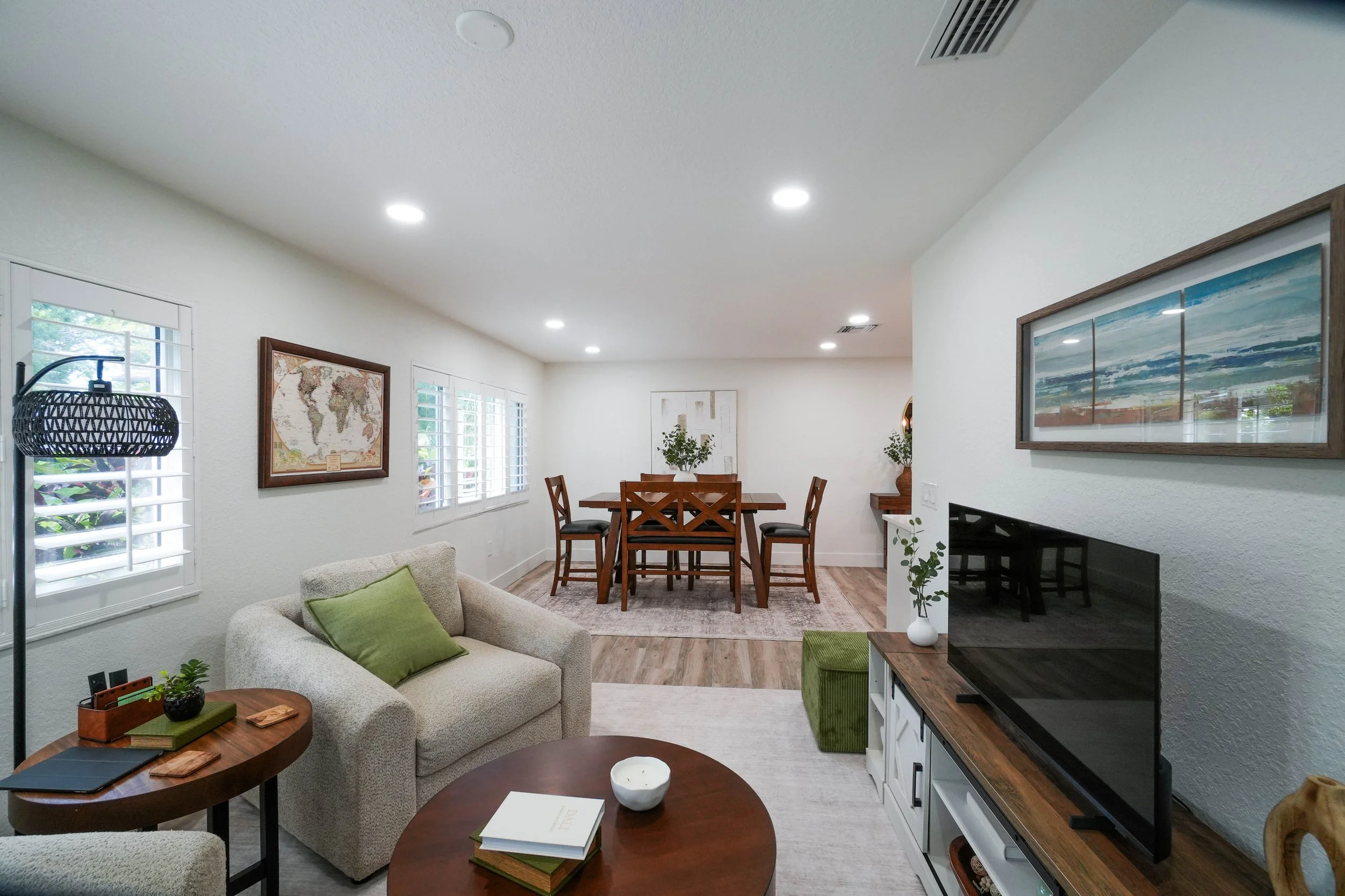 3197 SITTING ROOM (1 of 1).jpg