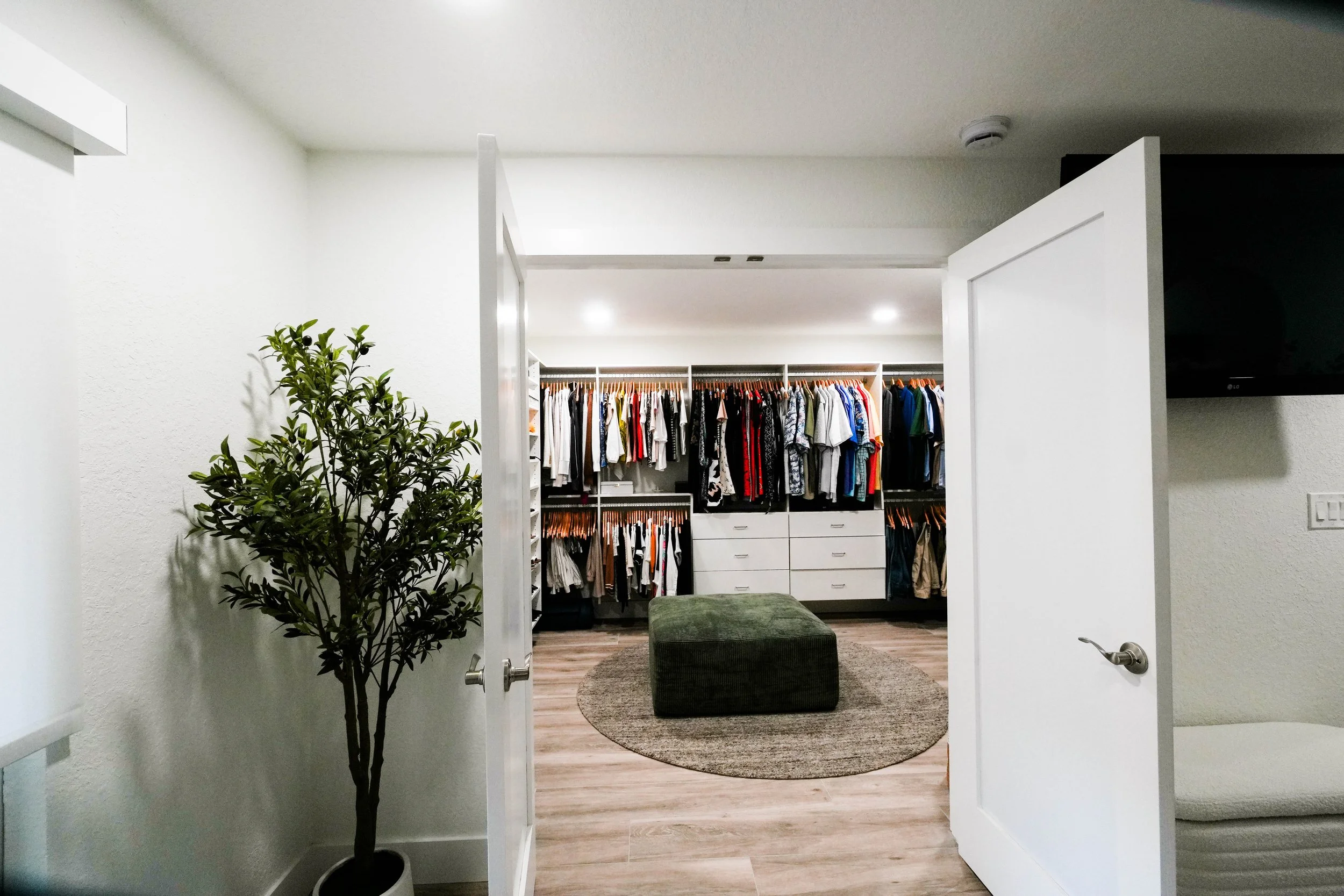 3197 BEDROOM CLOSET 1 (1 of 1).jpg