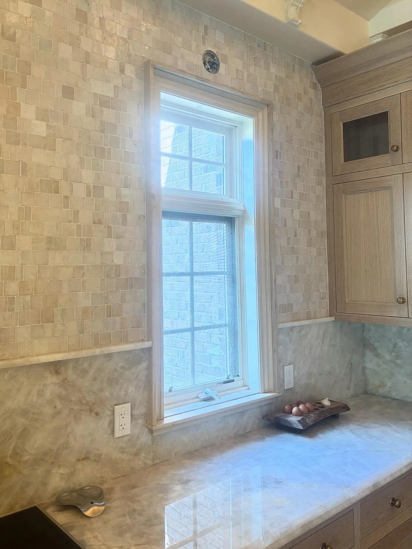 Full-height backsplash. 

DM for details 📩

#Backsplash #TileInstallation #TileWork #KitchenRenovation #HaldimandCounty