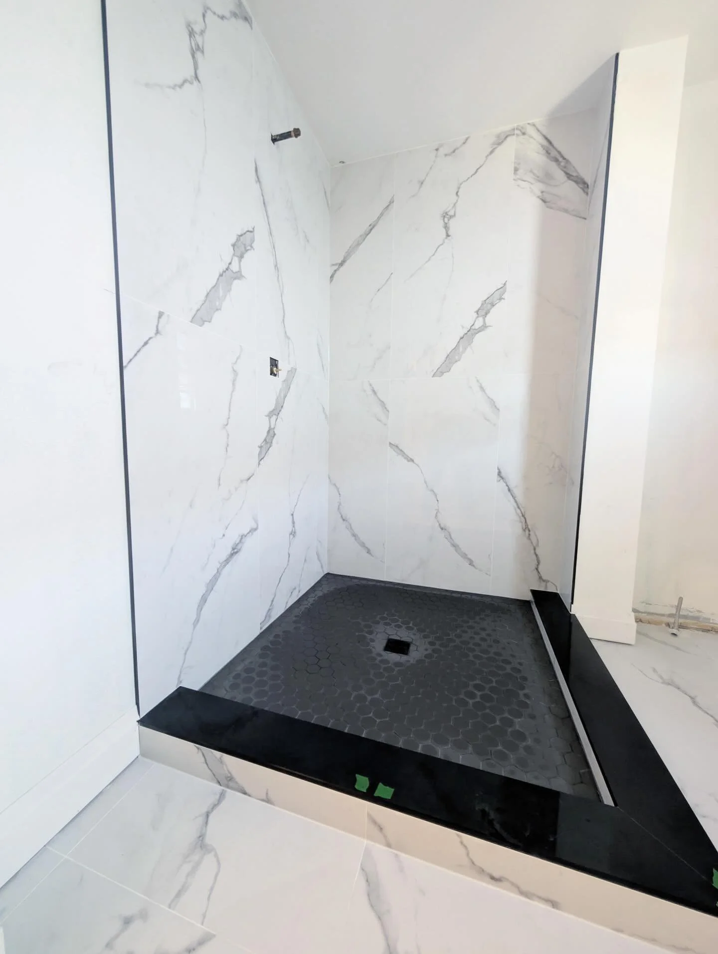 DM for more info 📩
.
.
.
.
.
.
.
.
.
#HamiltonON #NiagaraRegion #SouthernOntarioRenovations #OntarioContractors #TileInstallation #FlooringInstallation #TileWork #FlooringContractor #HomeRenovation #HomeImprovement #RenovationProject #Construction #