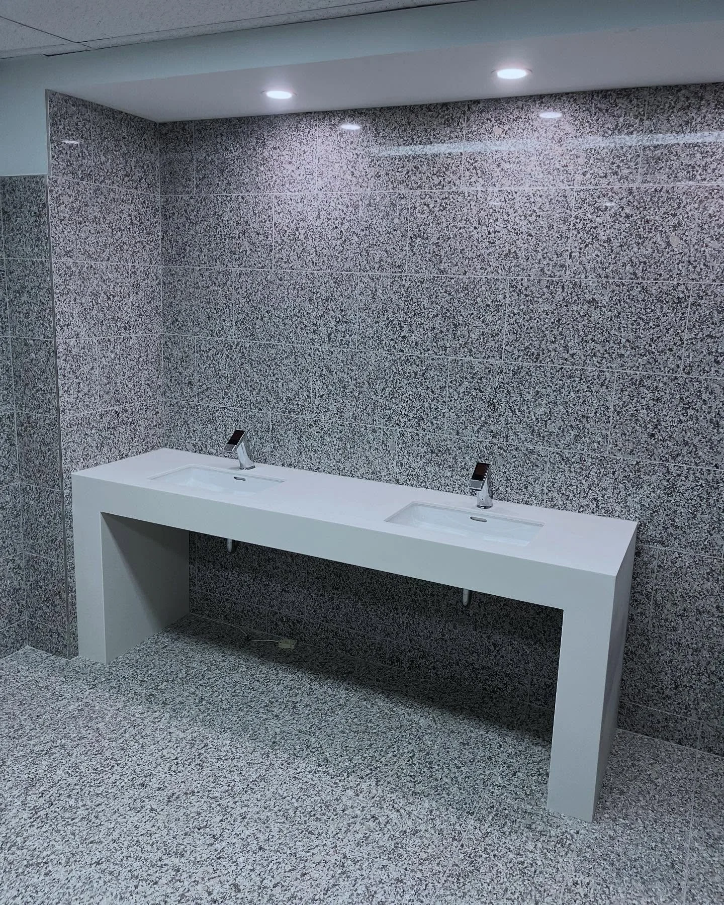 DM for more info 📩.
.
.
.
.
.
.
.
.
.
#HamiltonON #NiagaraRegion #SouthernOntarioRenovations #OntarioContractors #TileInstallation #FlooringInstallation #TileWork #FlooringContractor #HomeRenovation #HomeImprovement #RenovationProject #Construction 