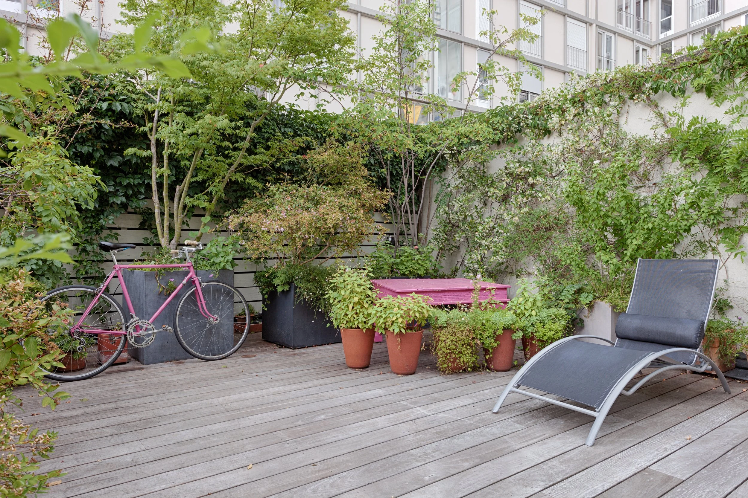 Troisième partie de la terrasse du loft en bordure du Marais