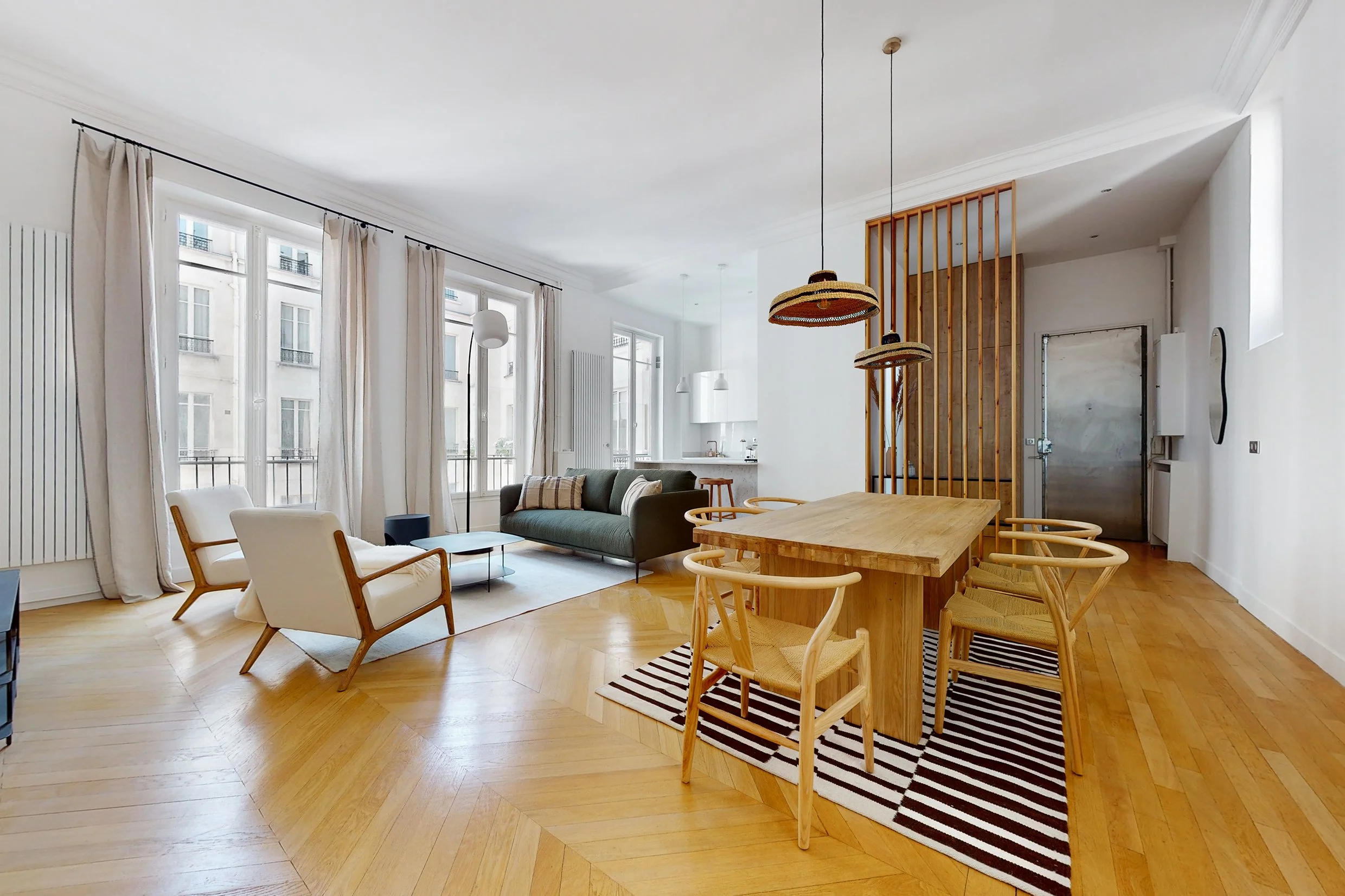 Photos d'un trois pièces, rue Galilée 75116 Paris