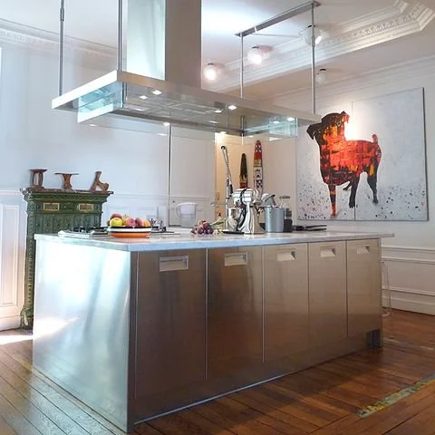 Cuisine Arclinea dans un appartement haussmannien revisité à proximité de Jules Joffrin