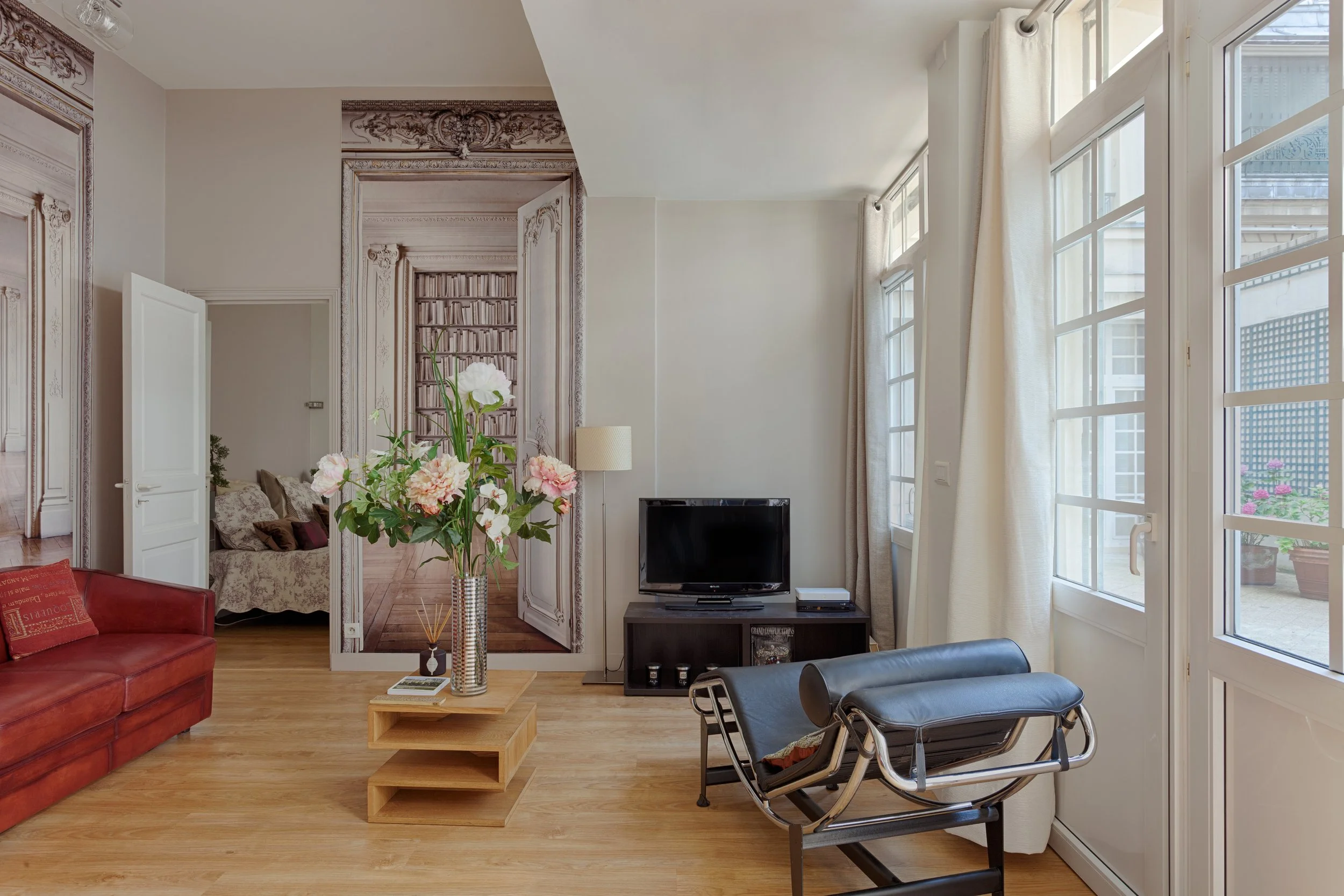 Pièce de vie d'un loft situé à proximité de l'église Saint-Augustin