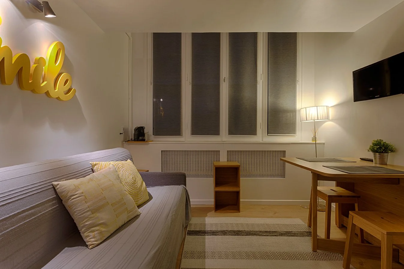 Séjour d'un duplex situé dans un immeuble donnant sur l'esplanade des Invalides