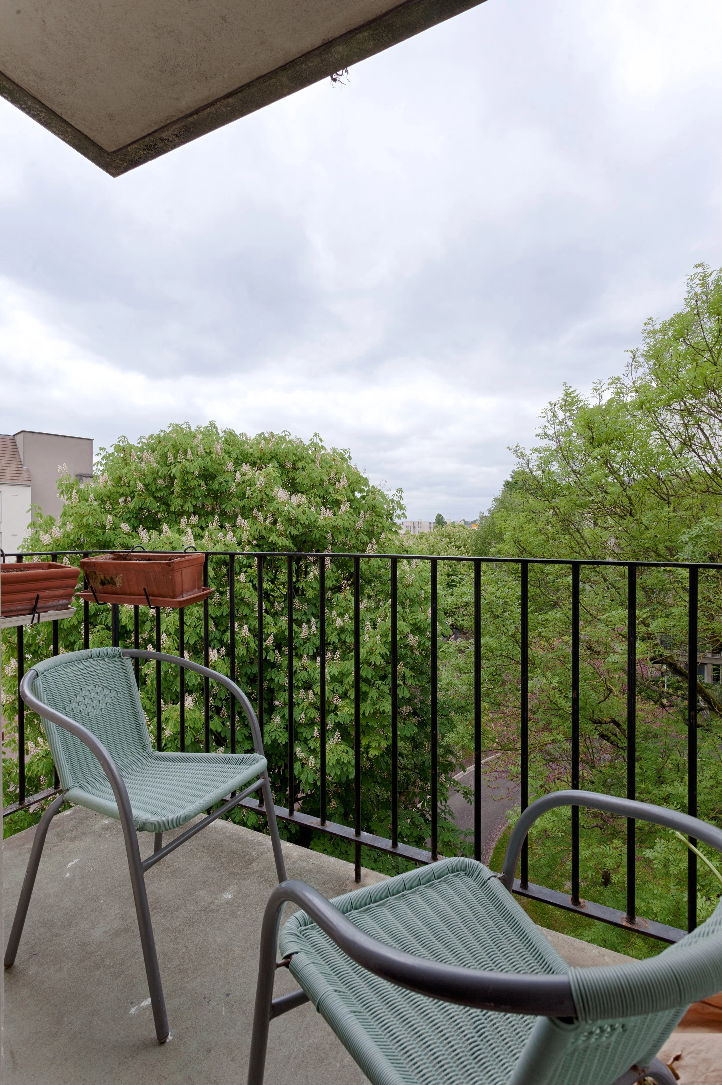 Vue depuis le balcon d'un appartement familial à proximité du parc de Sceaux
