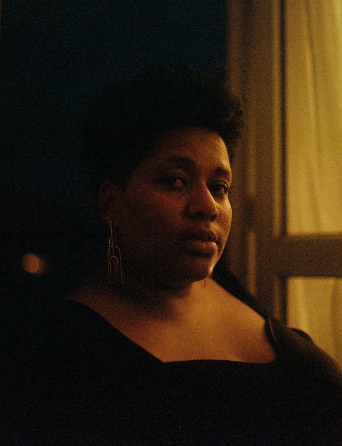 Portrait de Célia chez elle à Vitry.