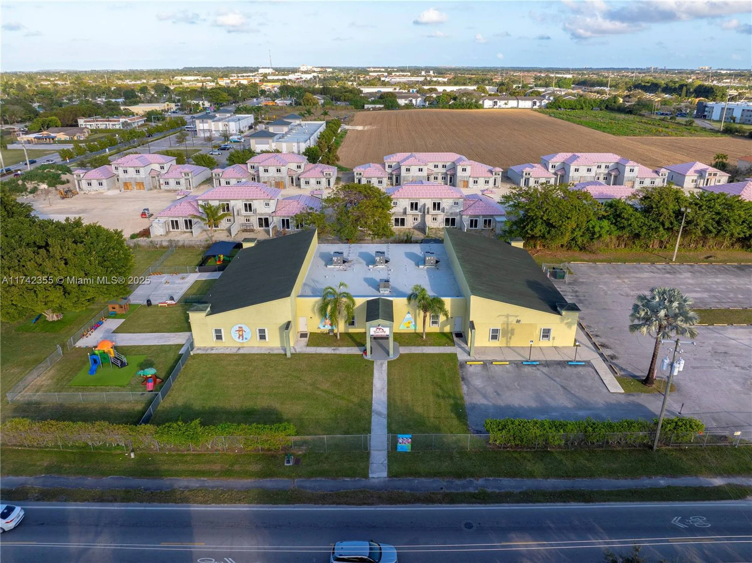 1200 NE 8th St 6.jpg