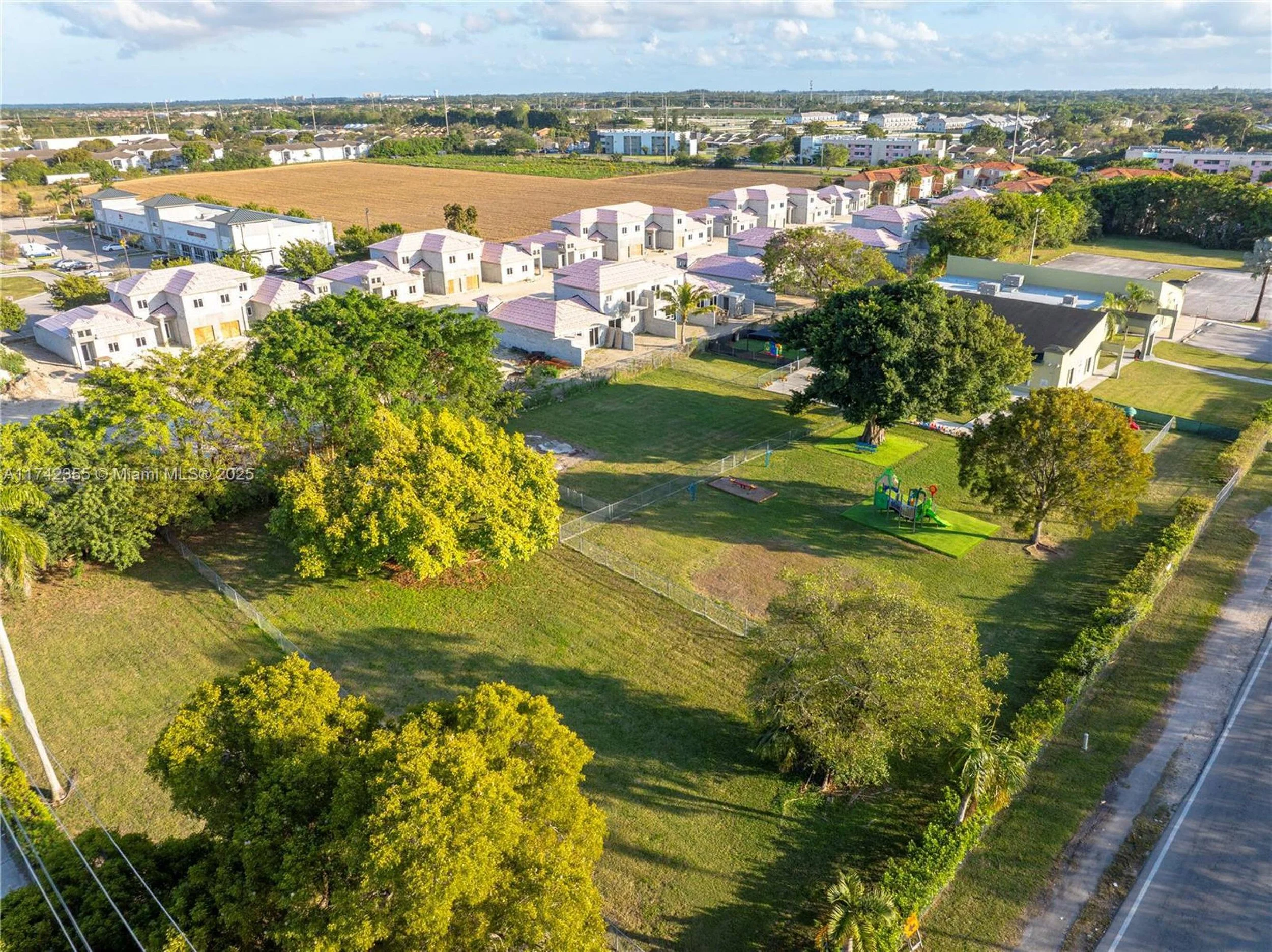 1200 NE 8th St 4.jpg