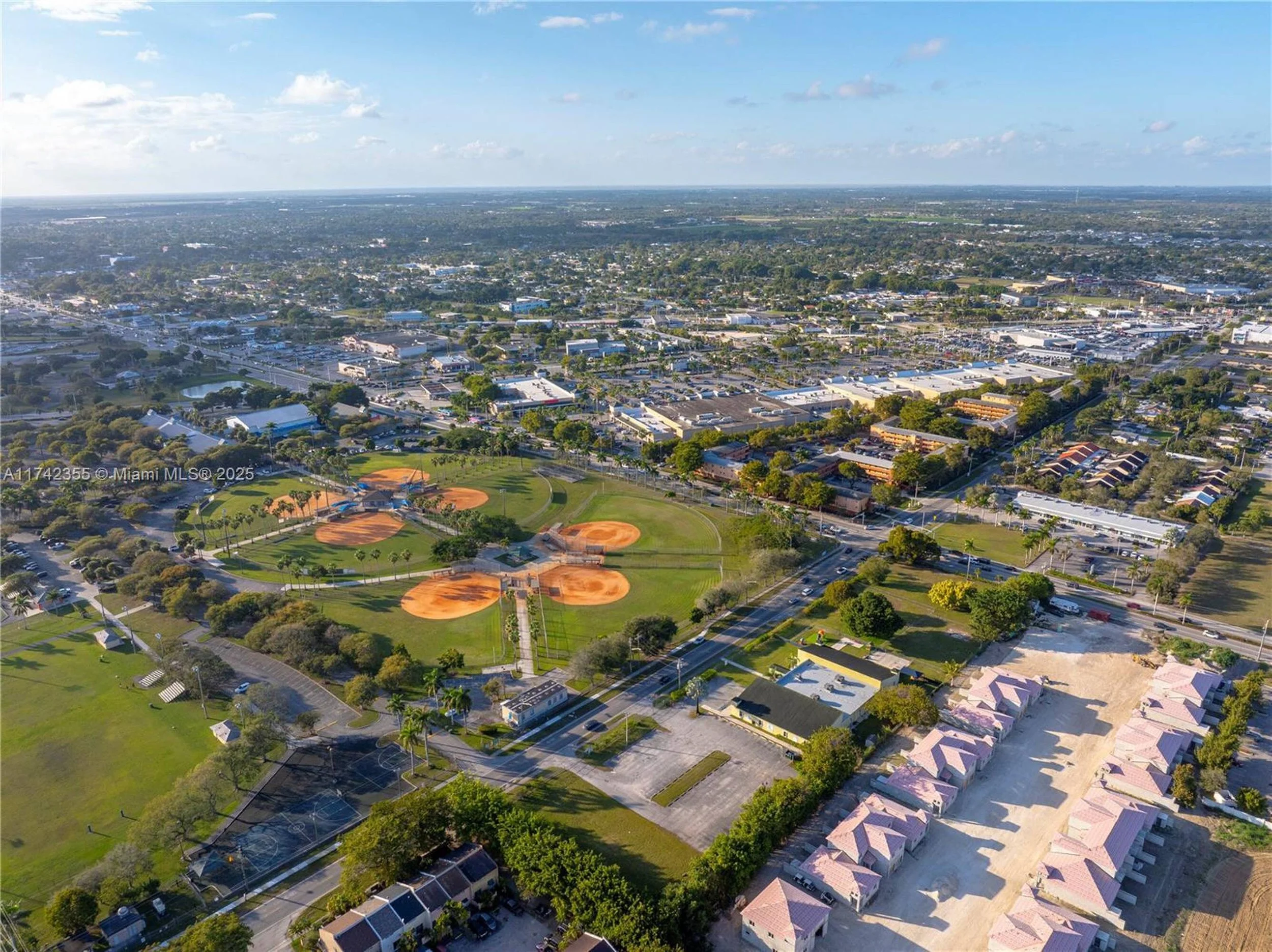 1200 NE 8th St 5.jpg