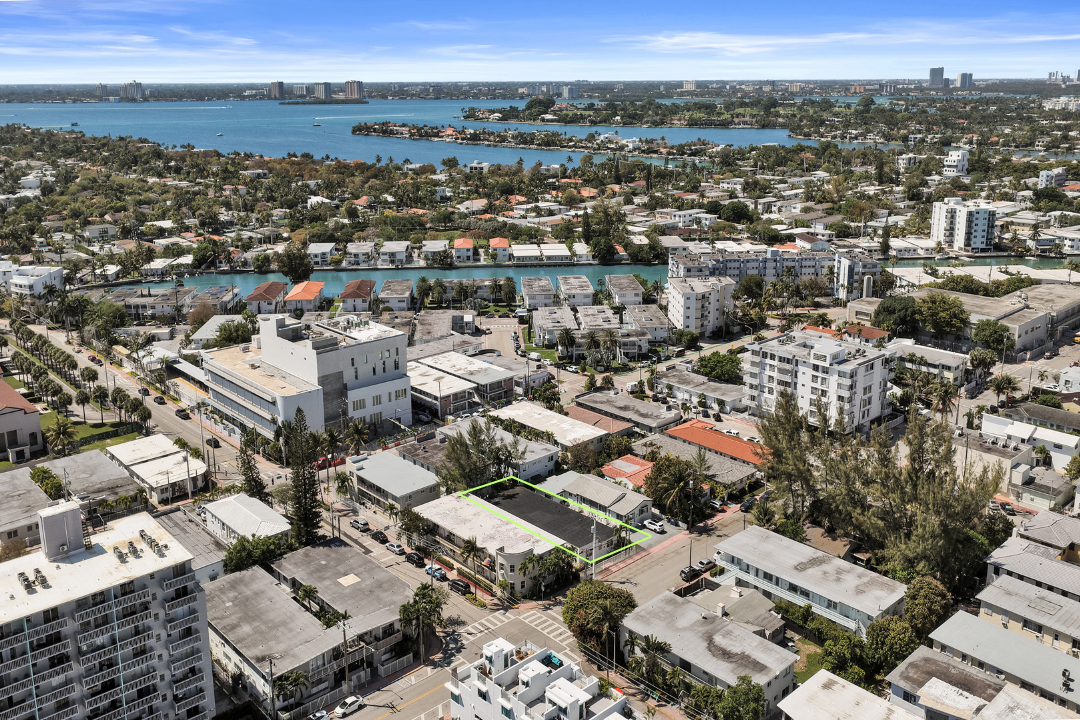 7710 Carlyle Ave 5.png