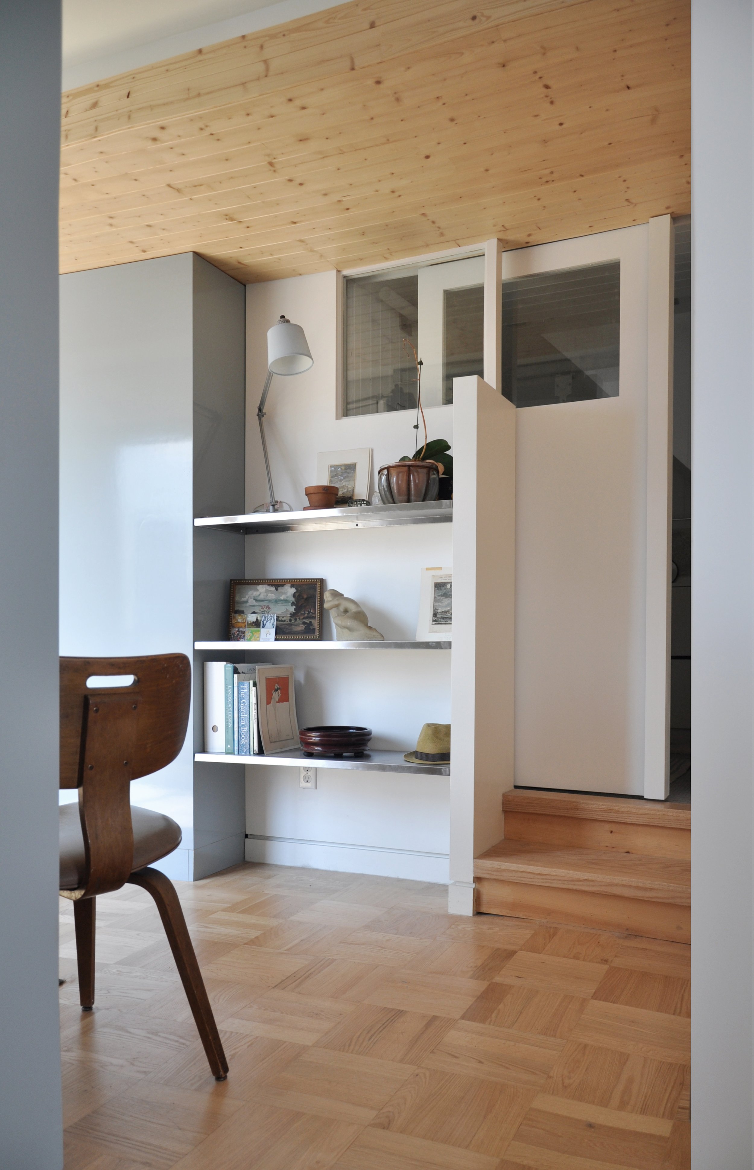 Steps to Bathroom.jpg