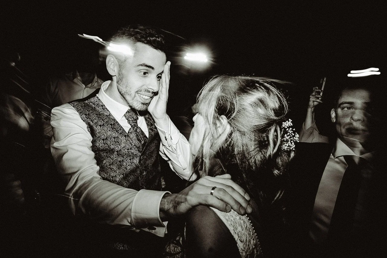 OH_YEAH-Hochzeitsfotograf_Hamburg-Klaus_Schwaiger-Urban_Wedding_Bonn-Nicole_Dennis-954.jpg