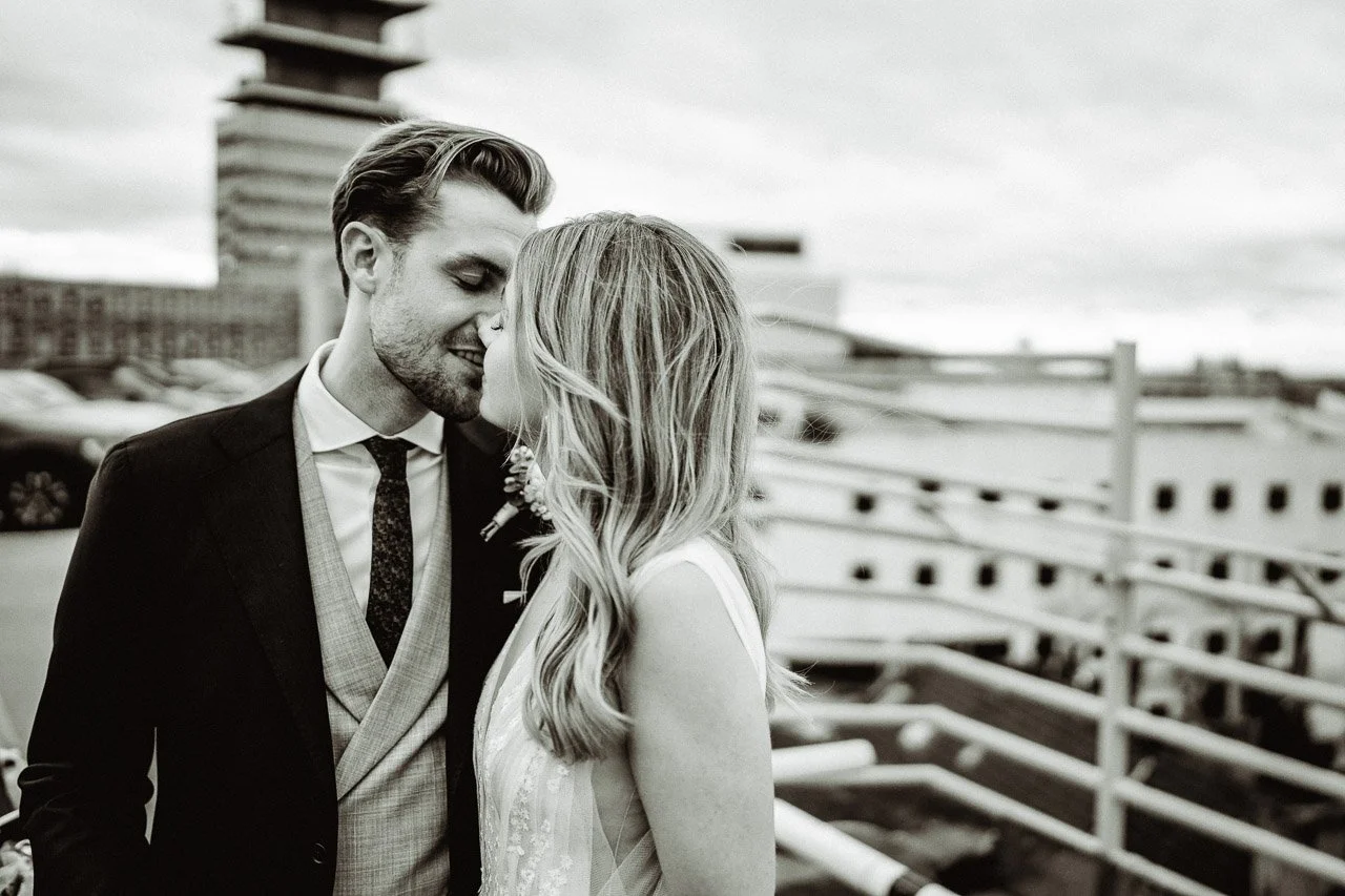 OH_YEAH-Hochzeitsfotograf_Hamburg-Klaus_Schwaiger-Urban_Wedding_Cologne-Karo_Felix-19.jpg
