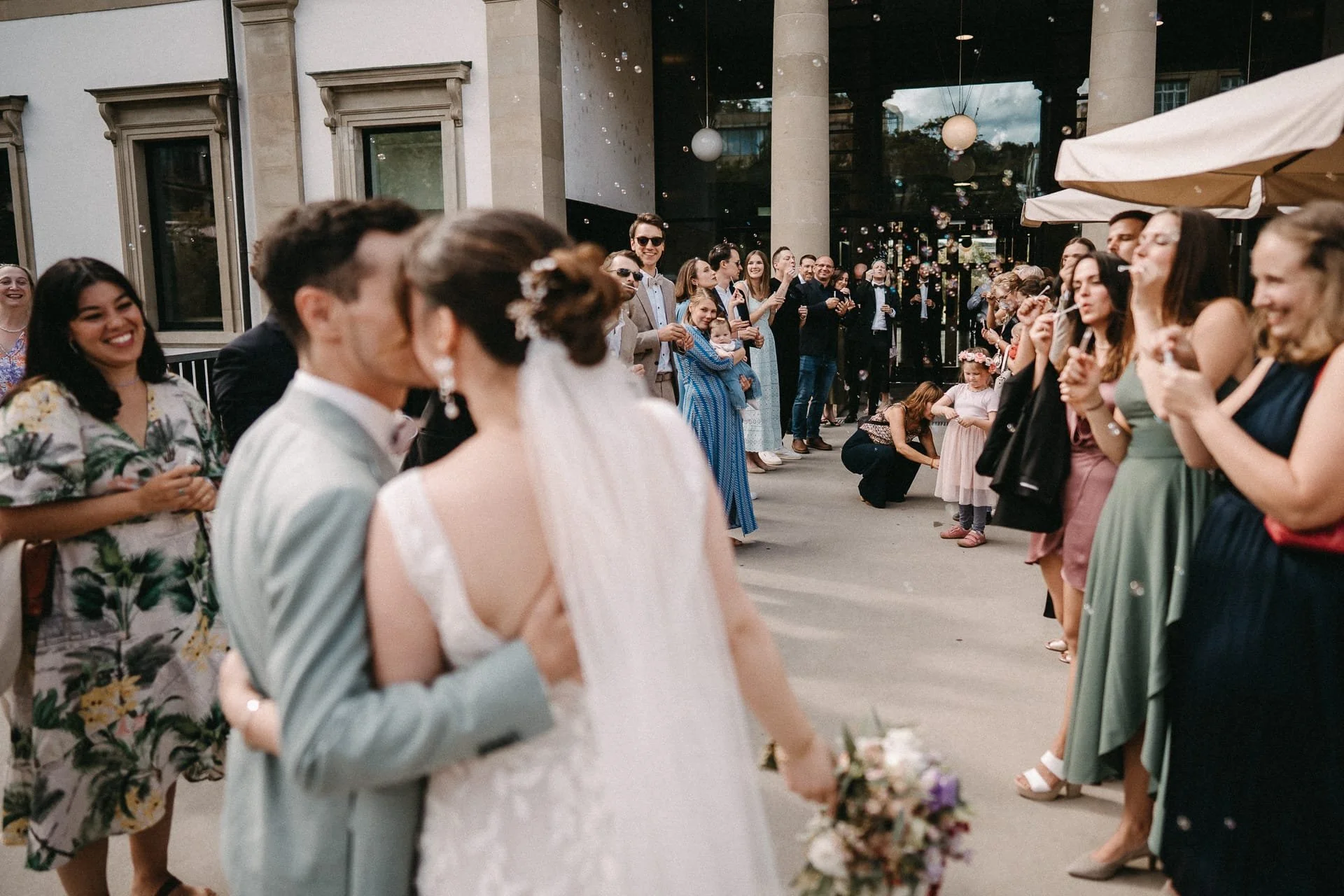OH_YEAH-Hochzeitsfotograf_Hamburg-Klaus_Schwaiger-Urban_Wedding_Stuttgart-Elisa-Alberd-407.jpg