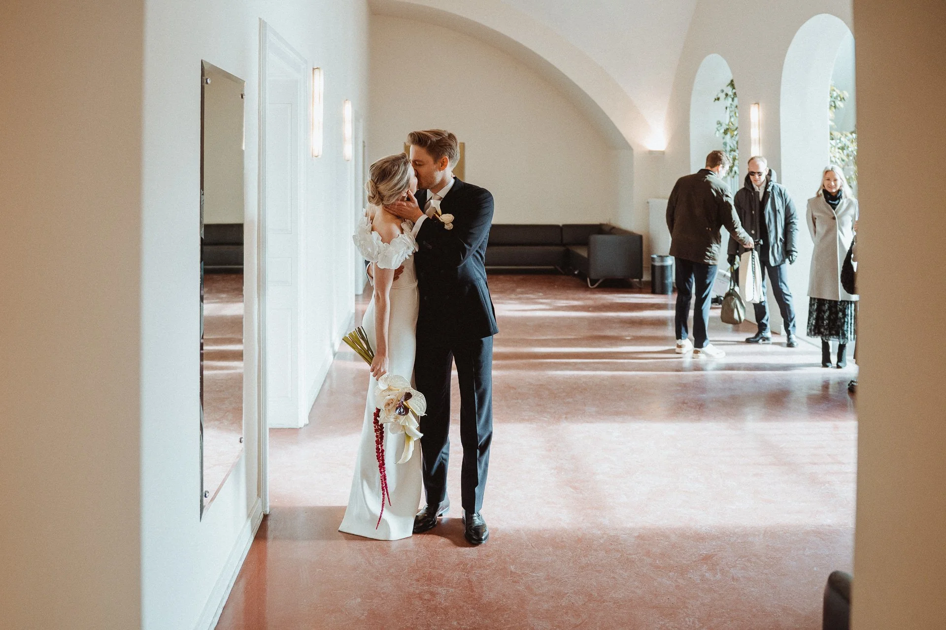 OH_YEAH-Hochzeitsfotograf_Hamburg-Klaus_Schwaiger-Urban_Wedding_Altona-Josi_Jan-206.jpg