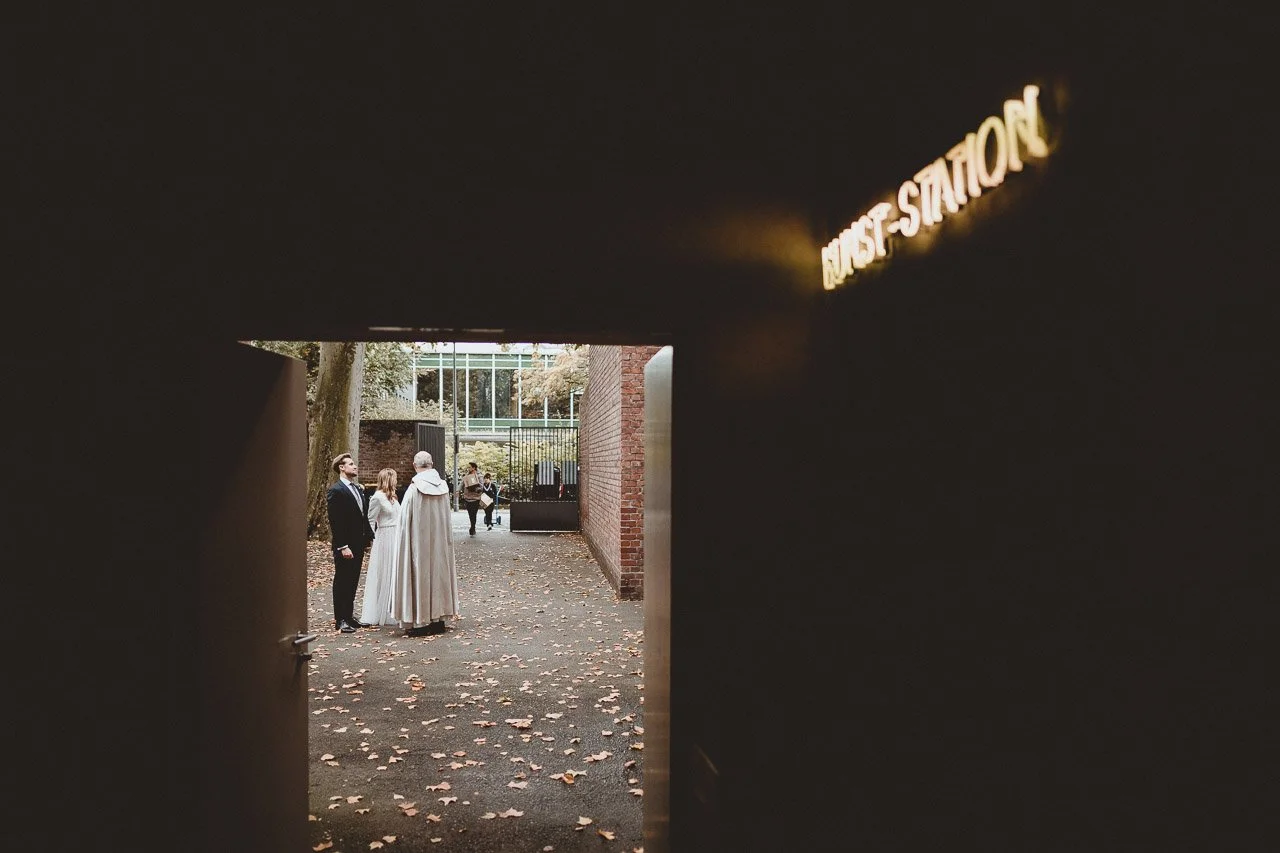 OH_YEAH-Hochzeitsfotograf_Hamburg-Klaus_Schwaiger-Urban_Wedding_Cologne-Karo_Felix-24.jpg