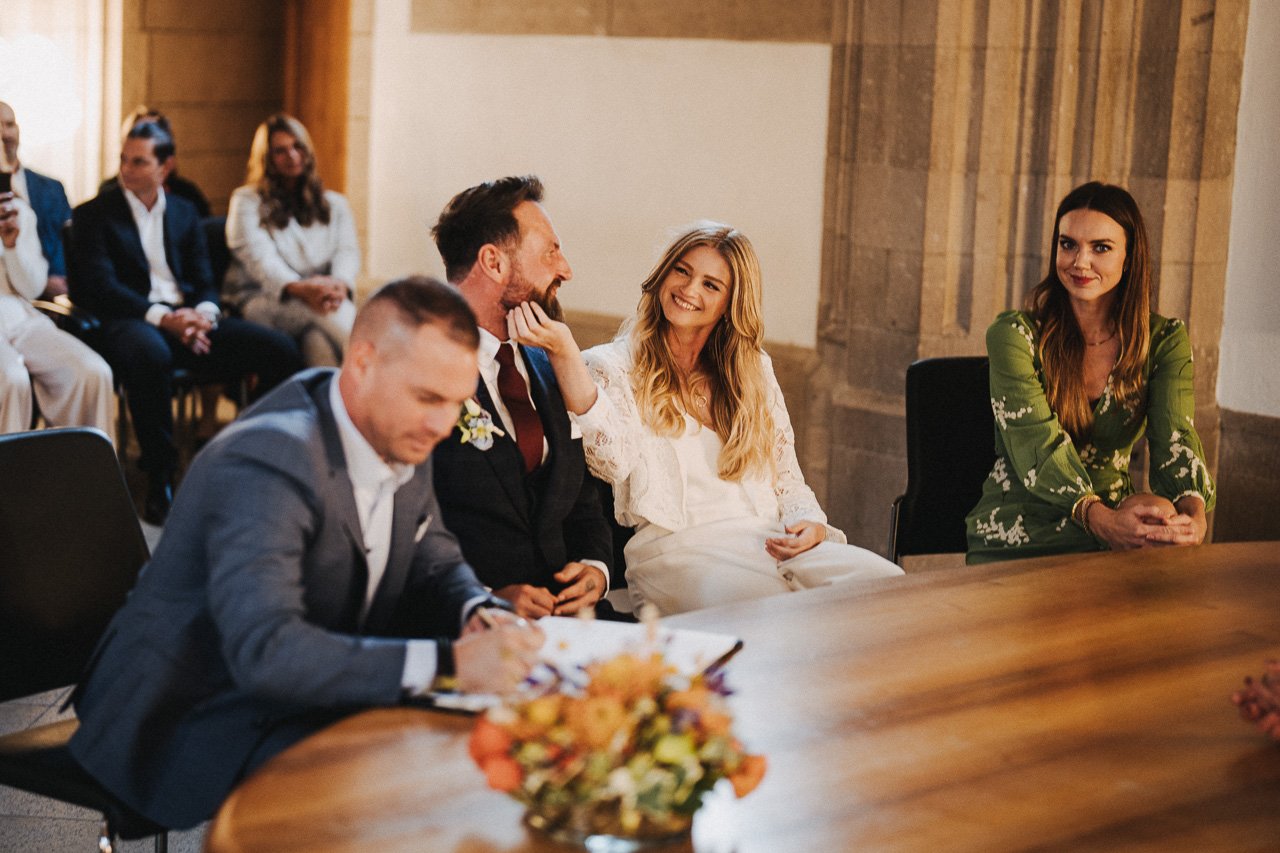 OH_YEAH-Hochzeitsfotograf_Hamburg-Klaus_Schwaiger-Urban_Wedding_Cologne-Nele_Martin-233.jpg