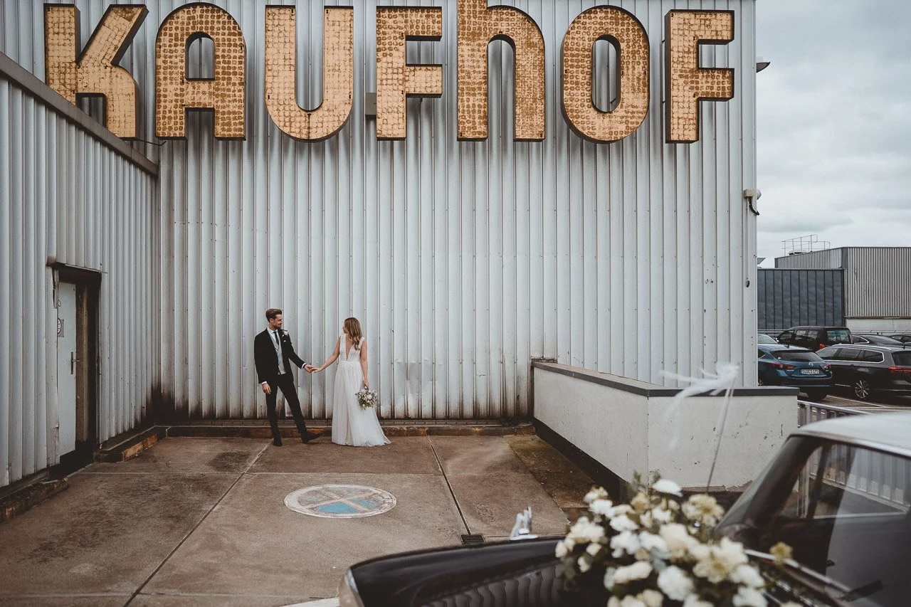 OH_YEAH-Hochzeitsfotograf_Hamburg-Klaus_Schwaiger-Urban_Wedding_Cologne-Karo_Felix-16.jpg