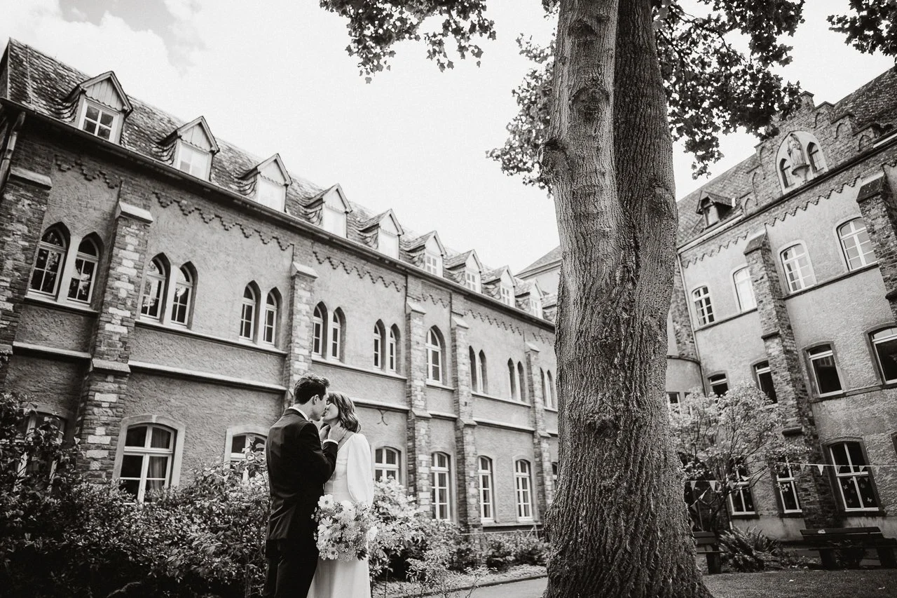 OH_YEAH-Hochzeitsfotograf_Hamburg-Klaus_Schwaiger-Freie_Trauung-Ahrtal-Laura_Ole-25.jpg