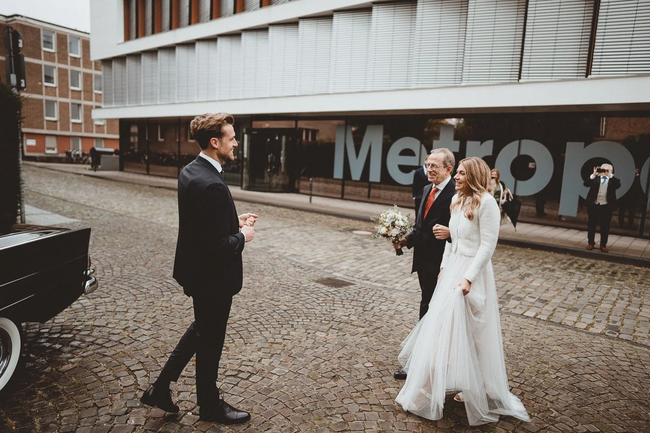 OH_YEAH-Hochzeitsfotograf_Hamburg-Klaus_Schwaiger-Urban_Wedding_Cologne-Karo_Felix-7.jpg