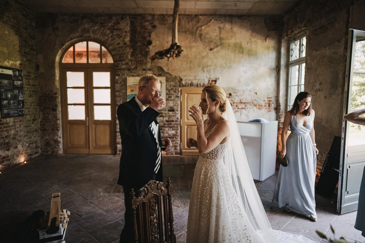 OH_YEAH-Hochzeitsfotograf_Hamburg-Klaus_Schwaiger-Freie_Trauung-Rittergut_Orr-Julia_Timo-107.jpg