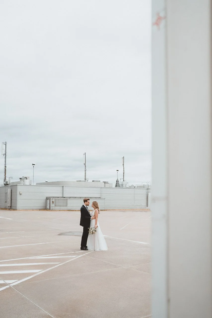 OH_YEAH-Hochzeitsfotograf_Hamburg-Klaus_Schwaiger-Urban_Wedding_Cologne-Karo_Felix-17.jpg