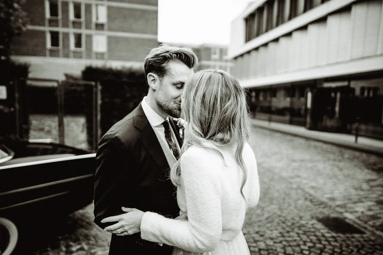 OH_YEAH-Hochzeitsfotograf_Hamburg-Klaus_Schwaiger-Urban_Wedding_Cologne-Karo_Felix-8.jpg