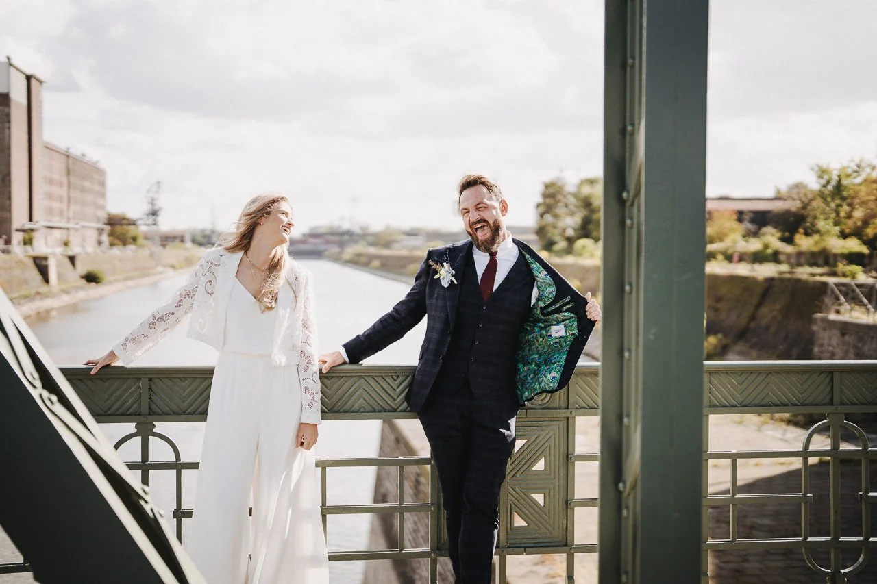 OH_YEAH-Hochzeitsfotograf_Hamburg-Klaus_Schwaiger-Urban_Wedding_Cologne-Nele_Martin-37.jpg