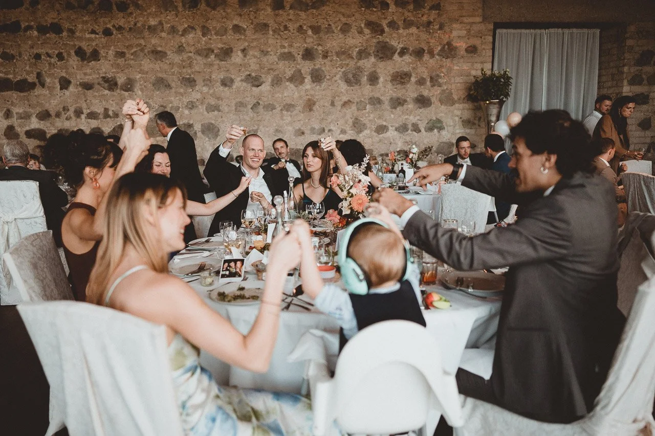 OH_YEAH-Hochzeitsfotograf_Hamburg-Klaus_Schwaiger-Urban_Wedding_Bonn-Nicole_Dennis-698.jpg