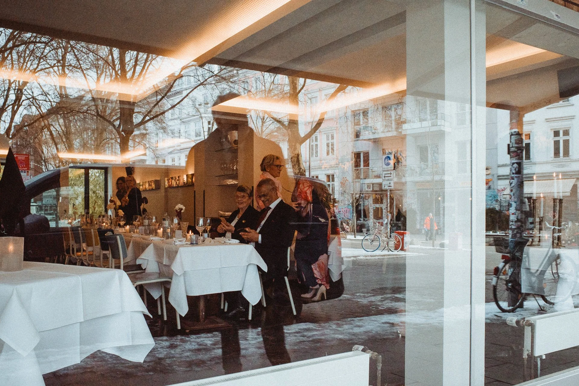 OH_YEAH-Hochzeitsfotograf_Hamburg-Klaus_Schwaiger-Urban_Wedding_Altona-Josi_Jan-327.jpg