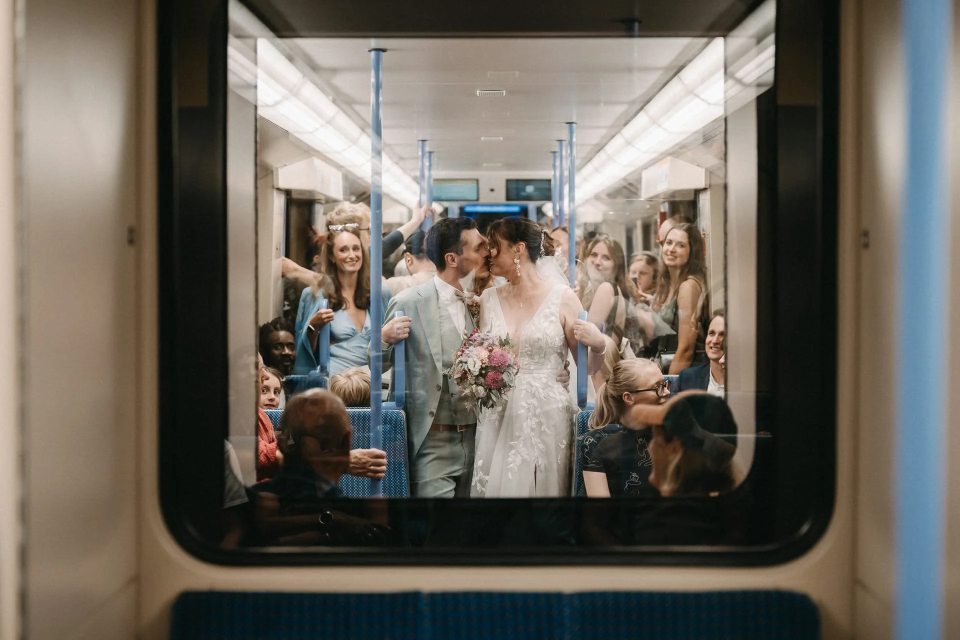 OH_YEAH-Hochzeitsfotograf_Hamburg-Klaus_Schwaiger-Urban_Wedding_Stuttgart-Elisa-Alberd-681.jpg