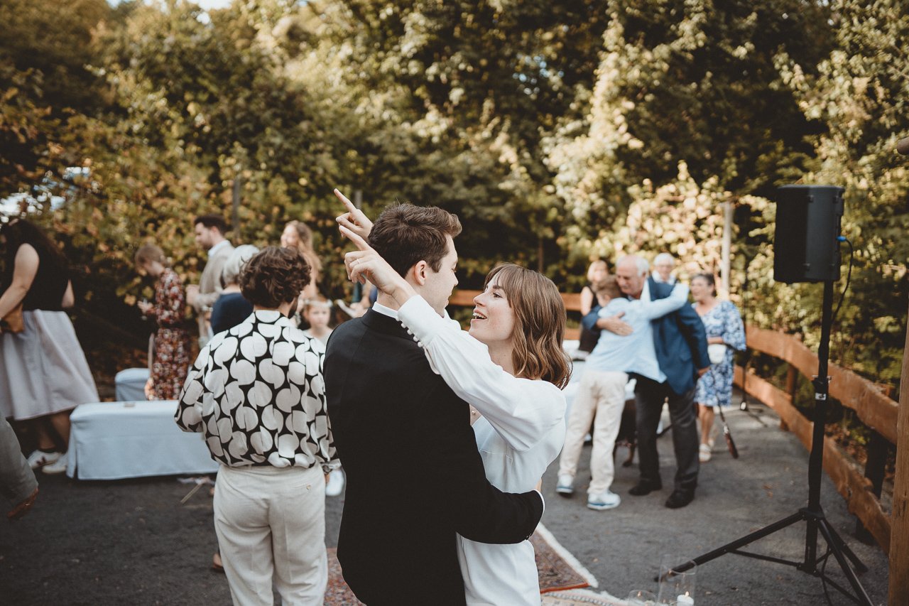 OH_YEAH-Hochzeitsfotograf_Hamburg-Klaus_Schwaiger-Freie_Trauung-Ahrtal-Laura_Ole-184.jpg