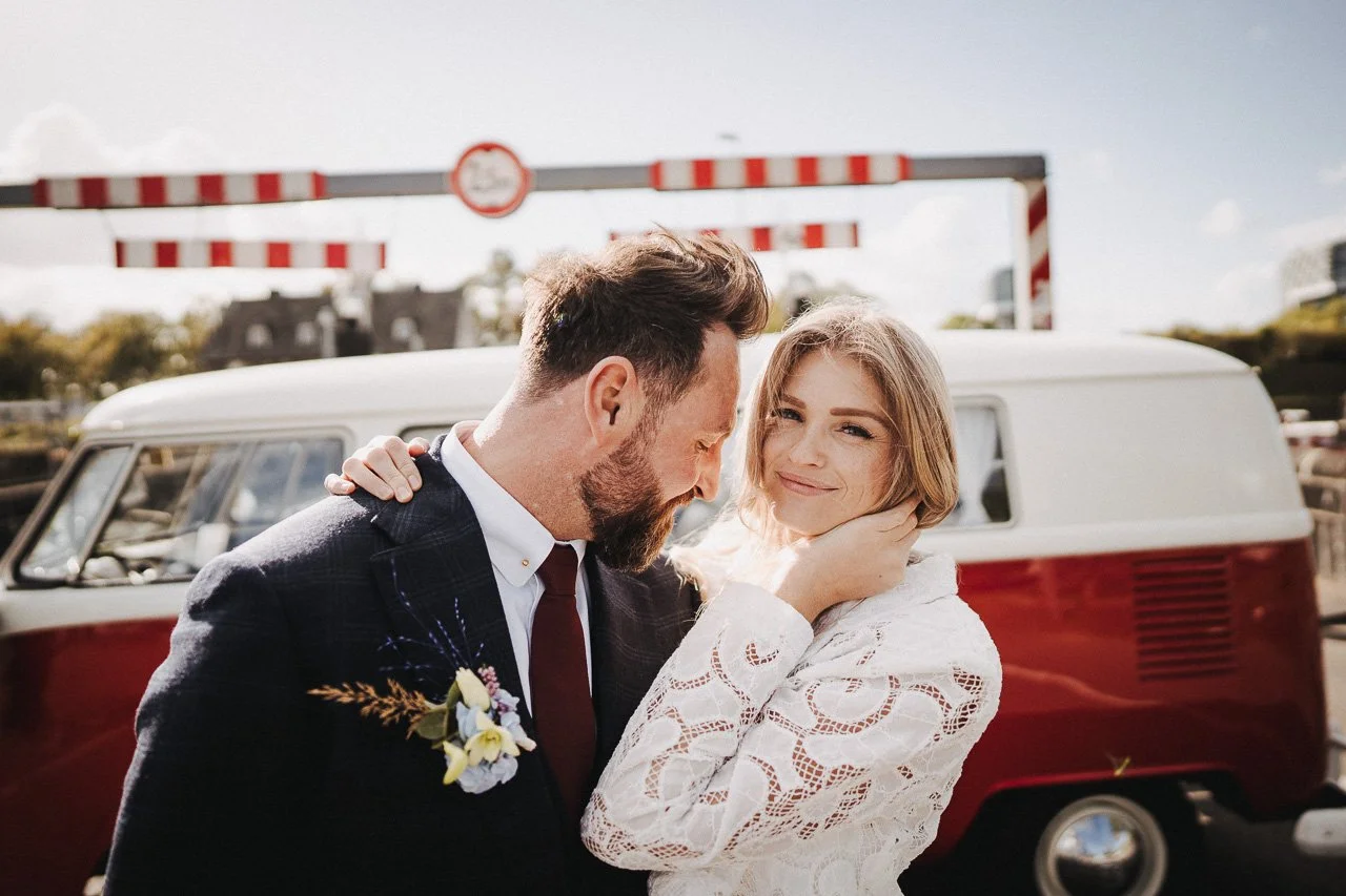 OH_YEAH-Hochzeitsfotograf_Hamburg-Klaus_Schwaiger-Urban_Wedding_Cologne-Nele_Martin-61.jpg