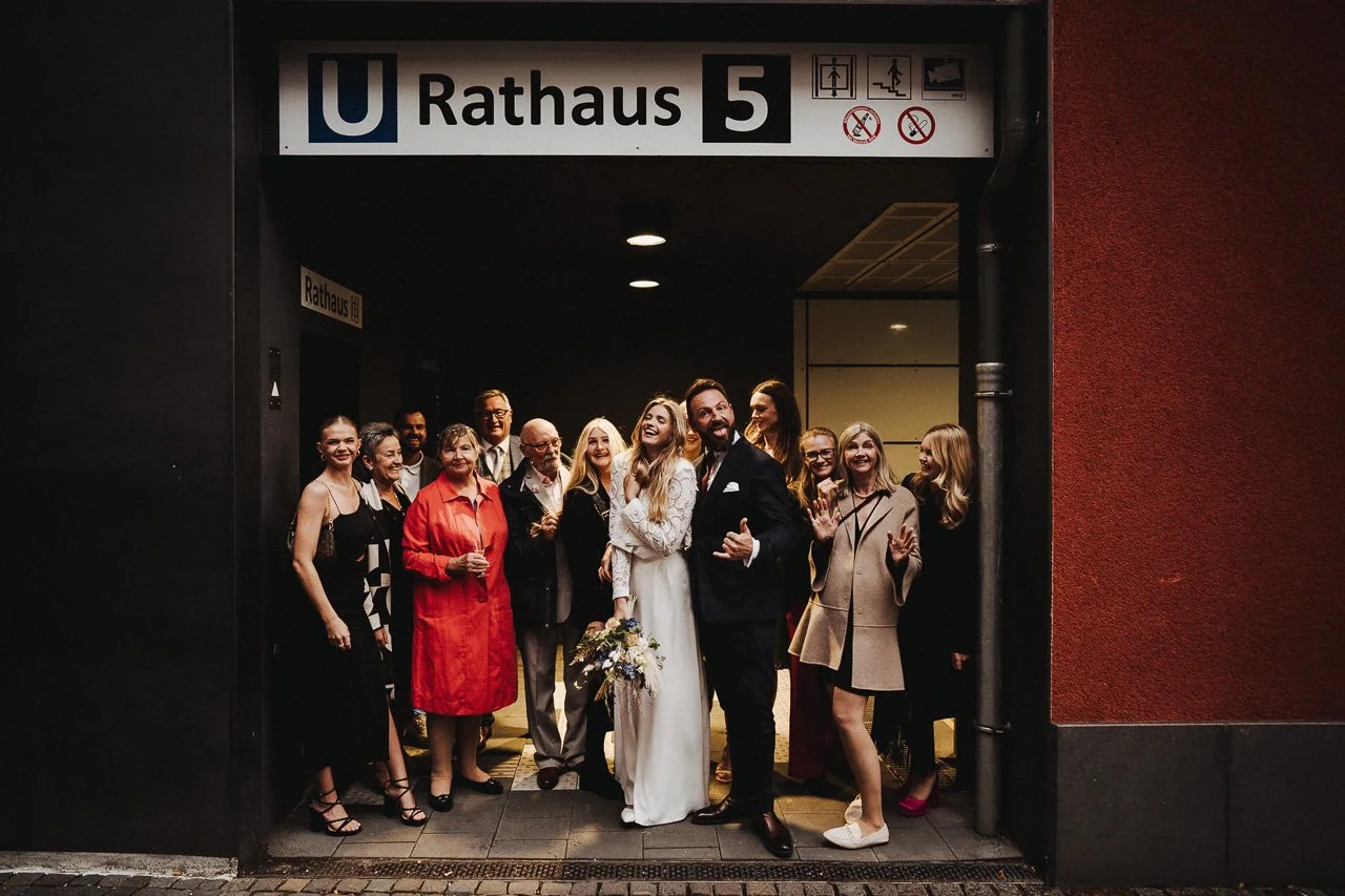 OH_YEAH-Hochzeitsfotograf_Hamburg-Klaus_Schwaiger-Urban_Wedding_Cologne-Nele_Martin-333.jpg
