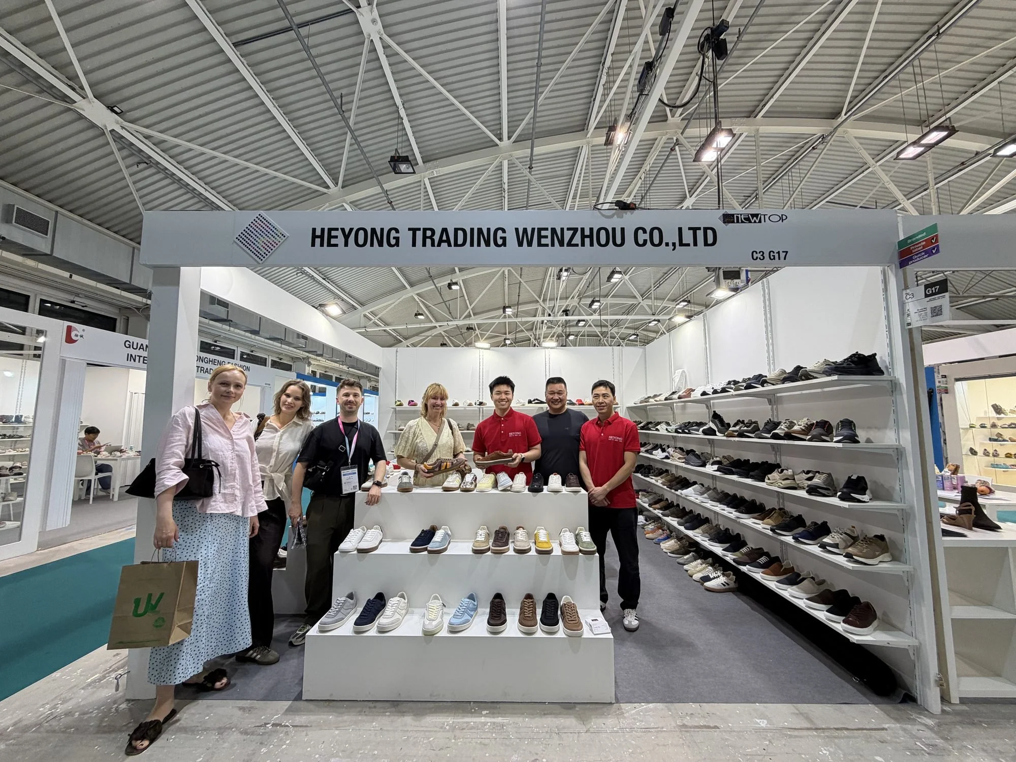 Visitors at the Raywalk booth, Riva Schuh 2026