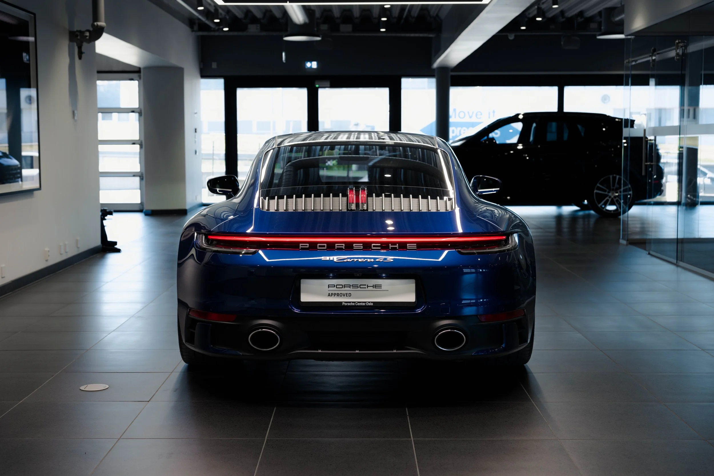 Carrera 4s Blue-3.jpg