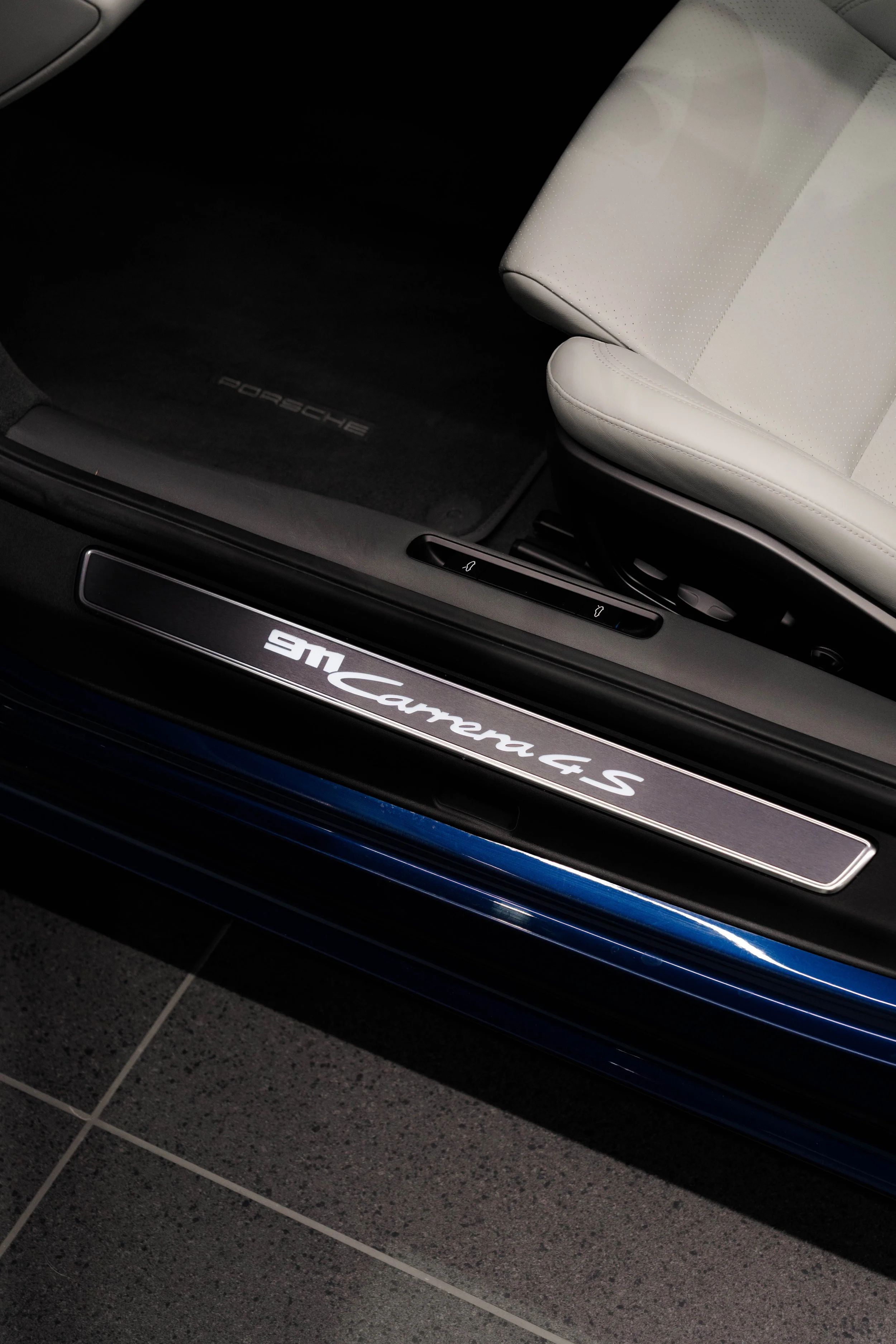 Carrera 4s Blue-17.jpg