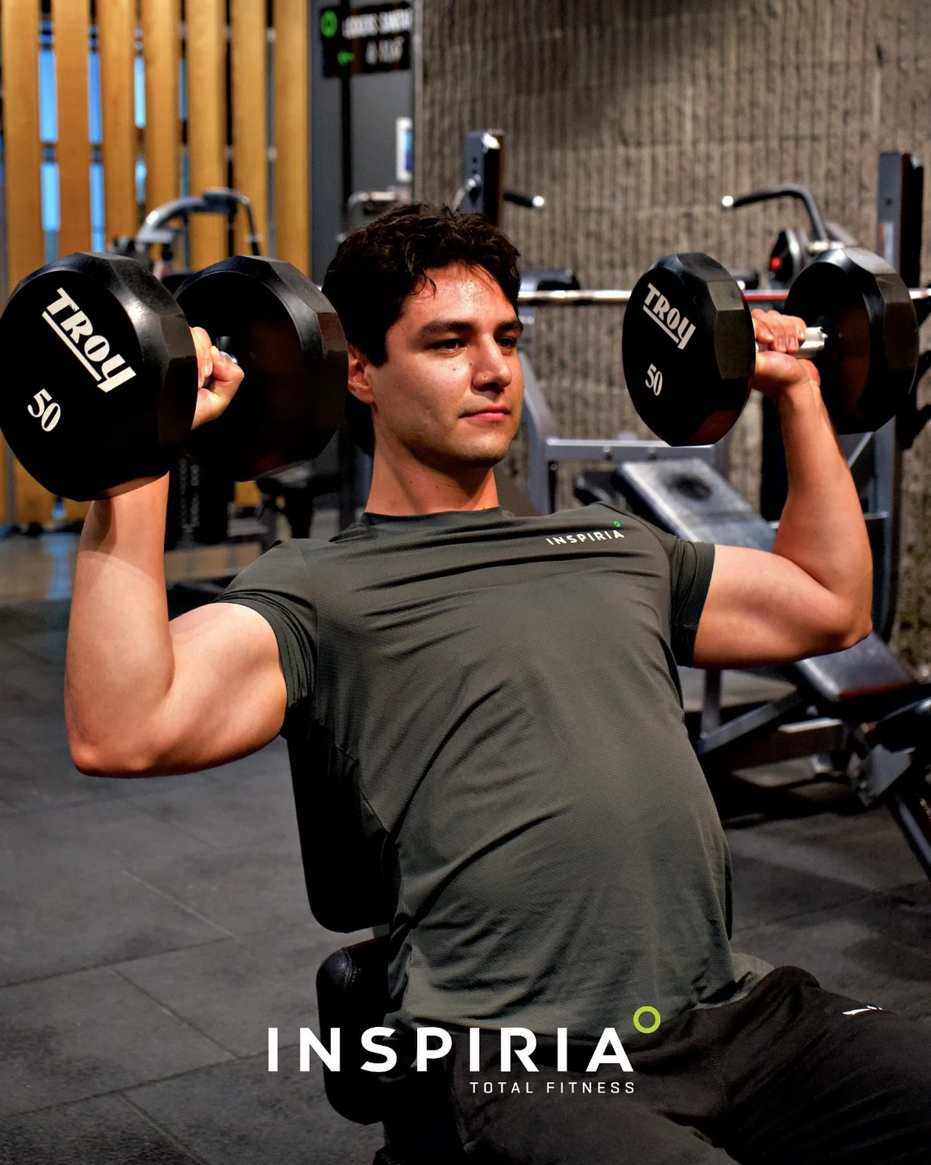 El &eacute;xito se construye rep por rep.

📍Av. Paseo Constituyentes Ext. 1434 Siquerios Plaza, Local 9, Pueblo Nuevo, 76904 Qro.

📲  442 345 0582

#quer&eacute;taro #queretaromx #gymqueretaro #fitnessqro #gimnasio #gymworkout #gymworkouts #fitness