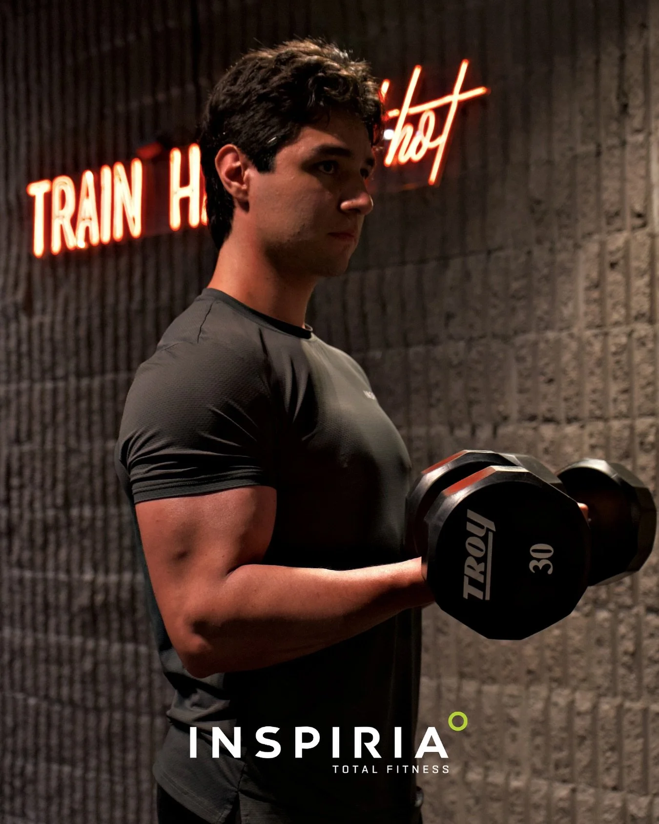 Tu &uacute;nico l&iacute;mite es el que t&uacute; decides ponerte.

📍Av. Paseo Constituyentes Ext. 1434 Siquerios Plaza, Local 9, Pueblo Nuevo, 76904 Qro.

📲  442 345 0582

#quer&eacute;taro #queretaromx #gymqueretaro #fitnessqro #gimnasio #gymwork