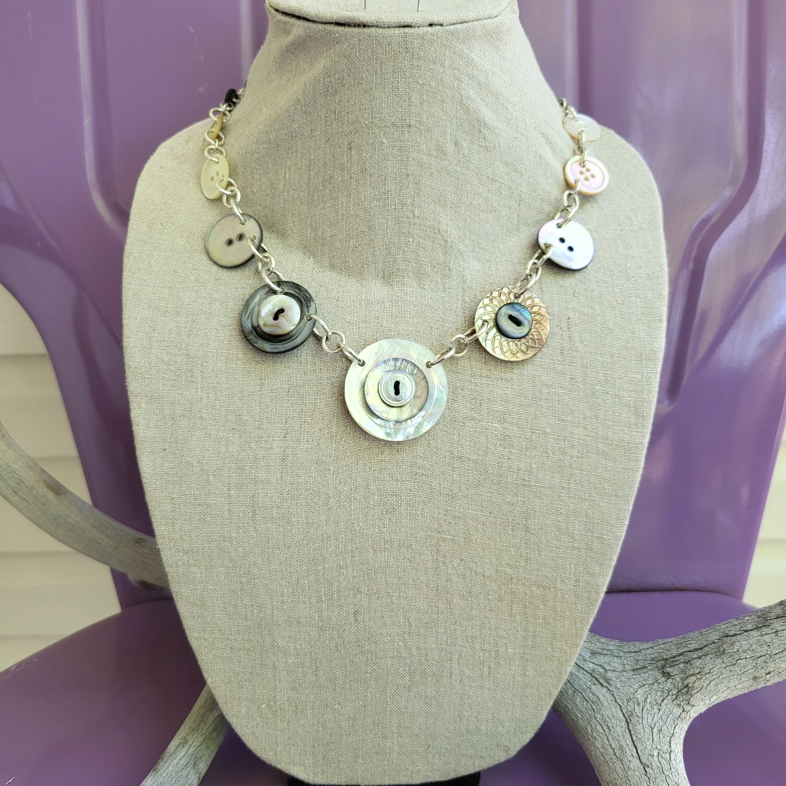 necklace-circle of buttons-b.jpg